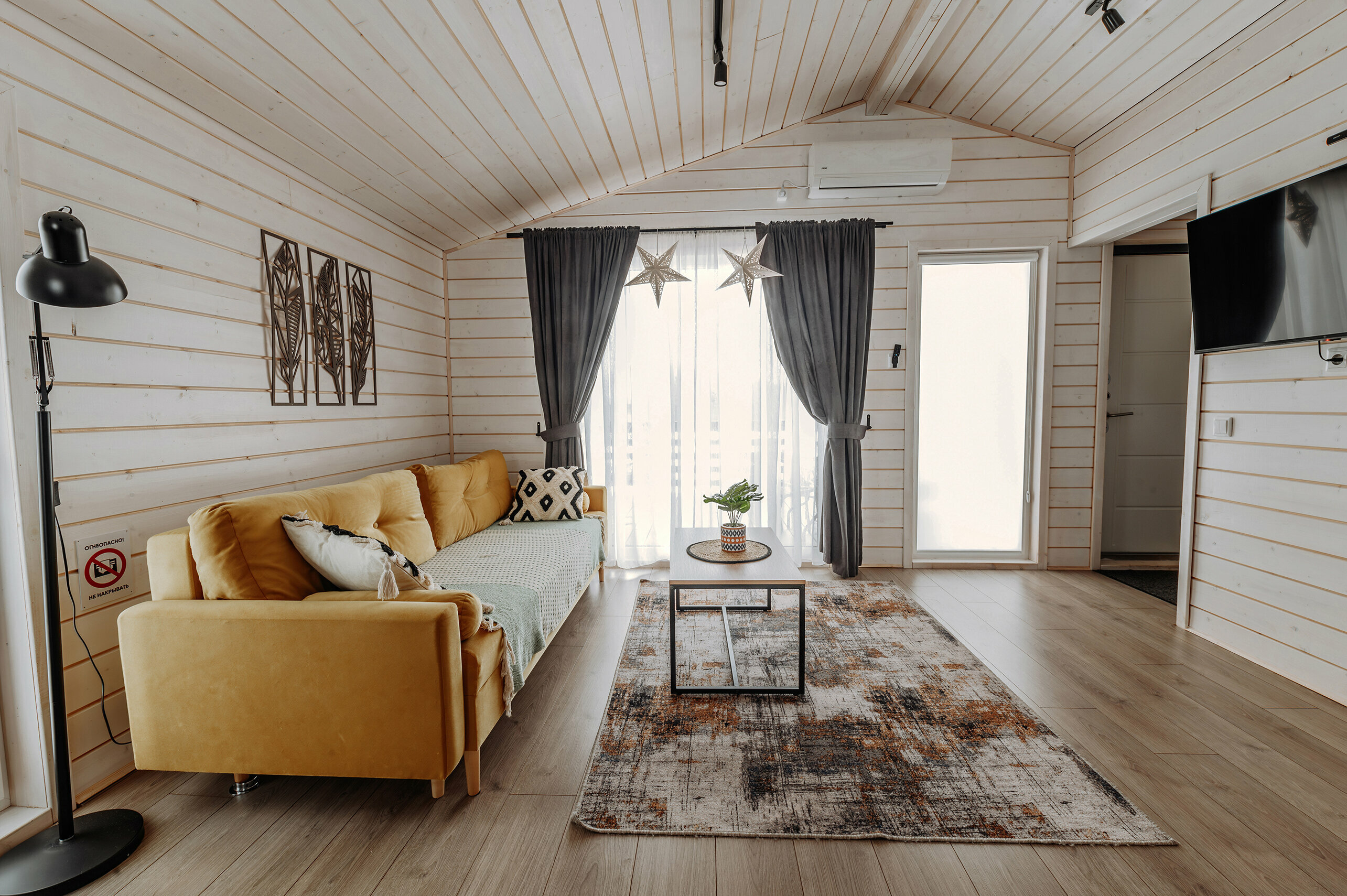 Коттедж с балконом