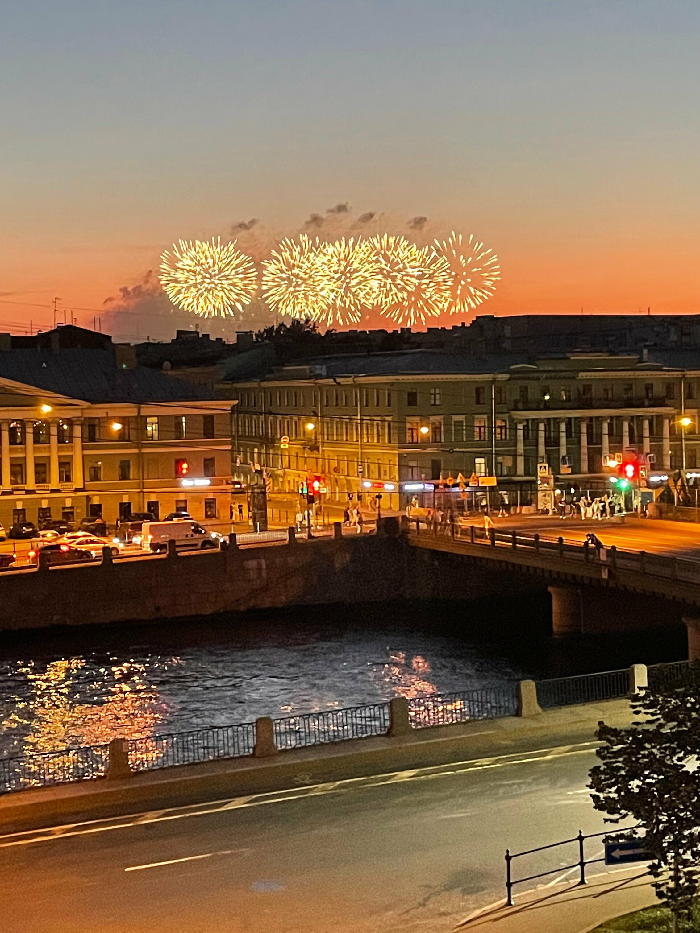 Трехкомнатная квартира с видом на Фонтанку