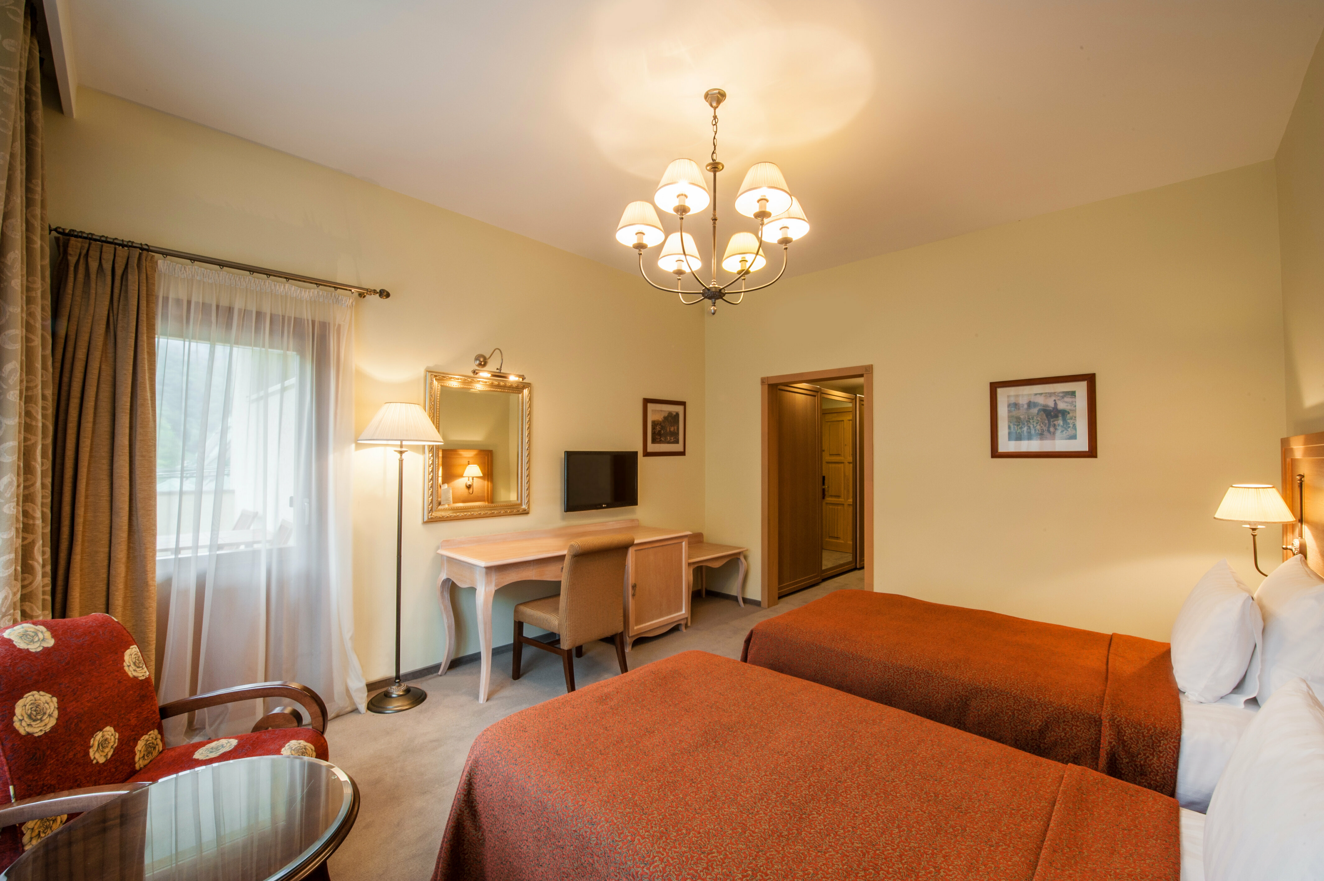 Двухместный номер с 2 отдельными кроватями и балконом