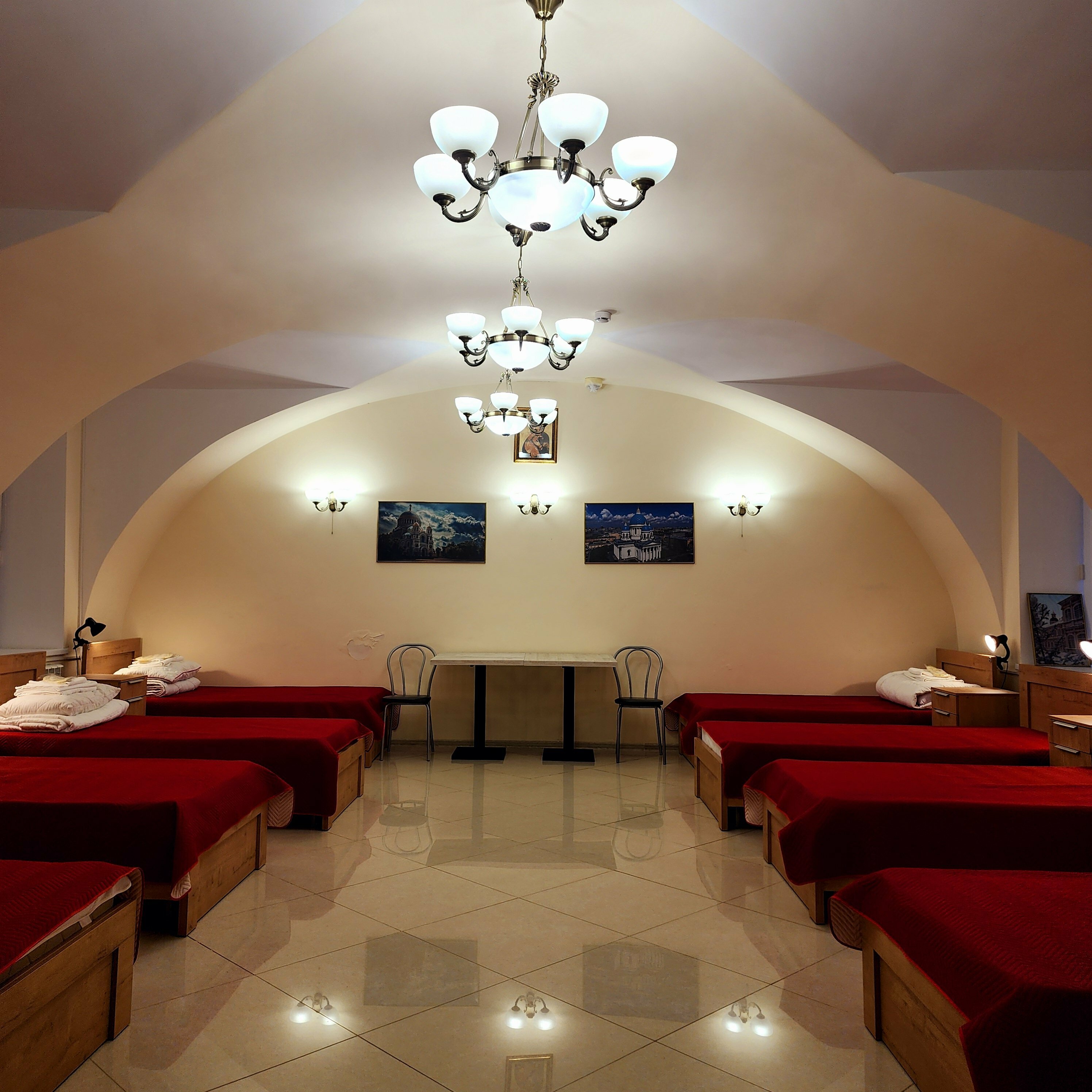 Спальное место в гостевой комнате ДЛЯ ЖЕНЩИН на 8 человек