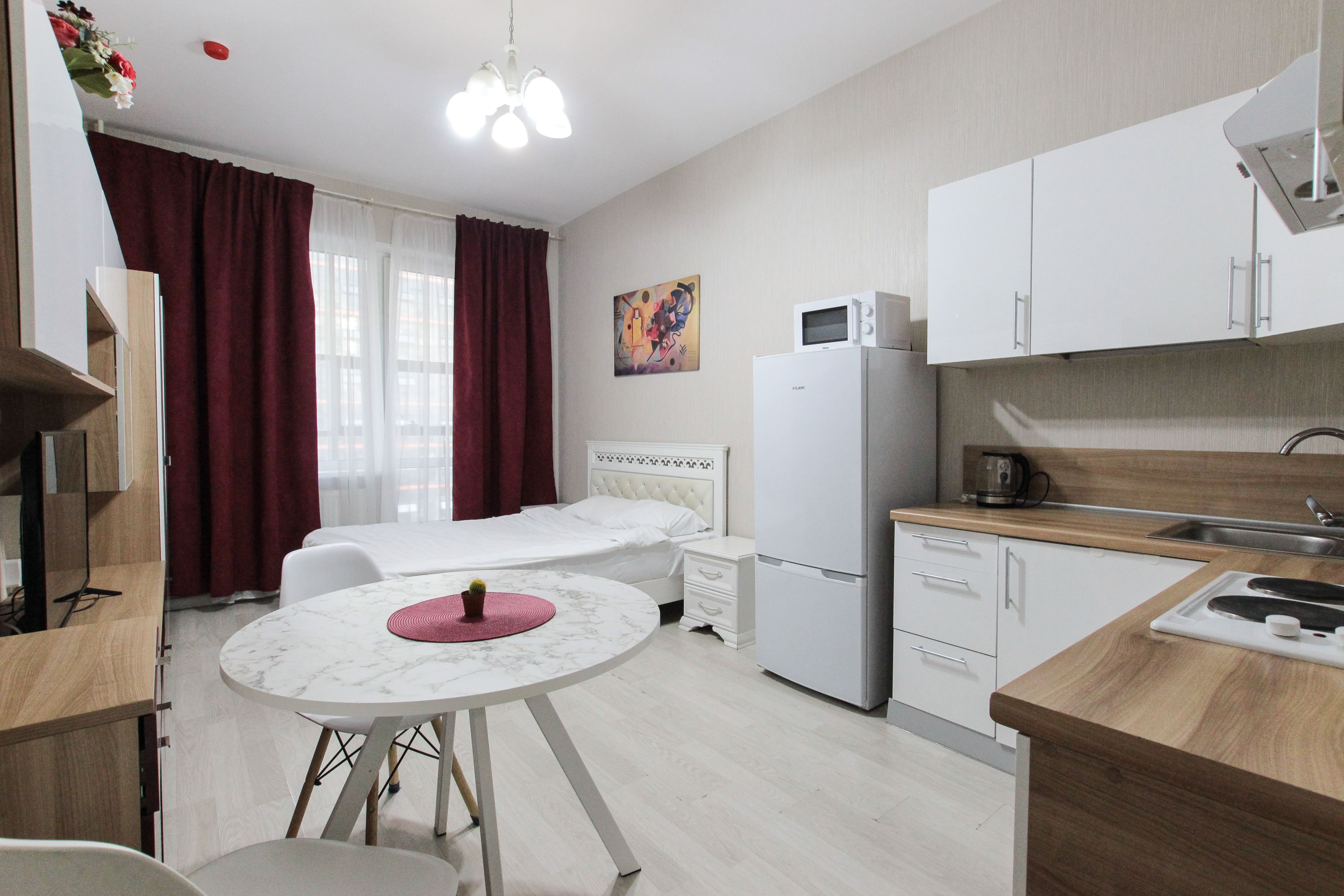 Номер-студия с кроватью размера «queen-size»