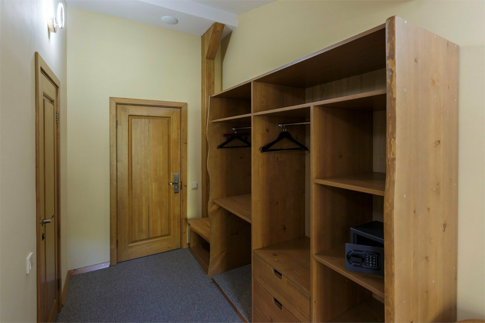 Стандарт - мансарда №303