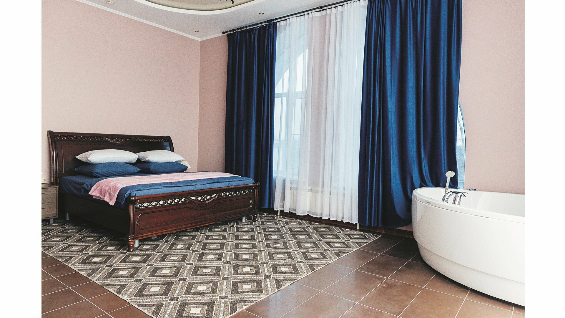 Superior  - Улучшенный номер  с джакузи в номере