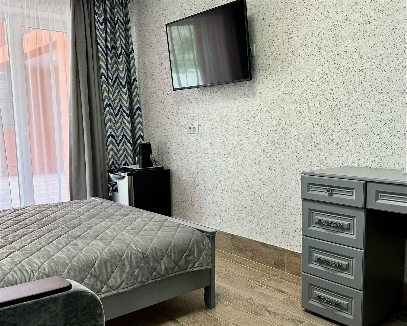 Джуниор 3-х  местный