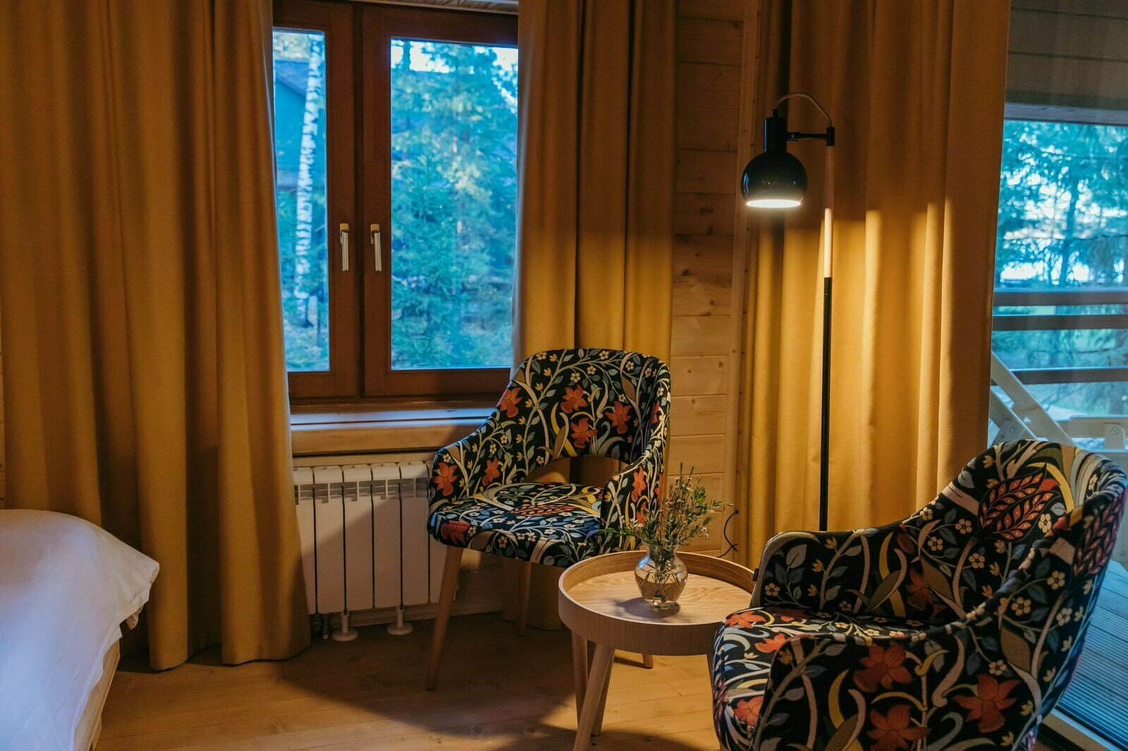 Номер Нарцисс в Доме цветов