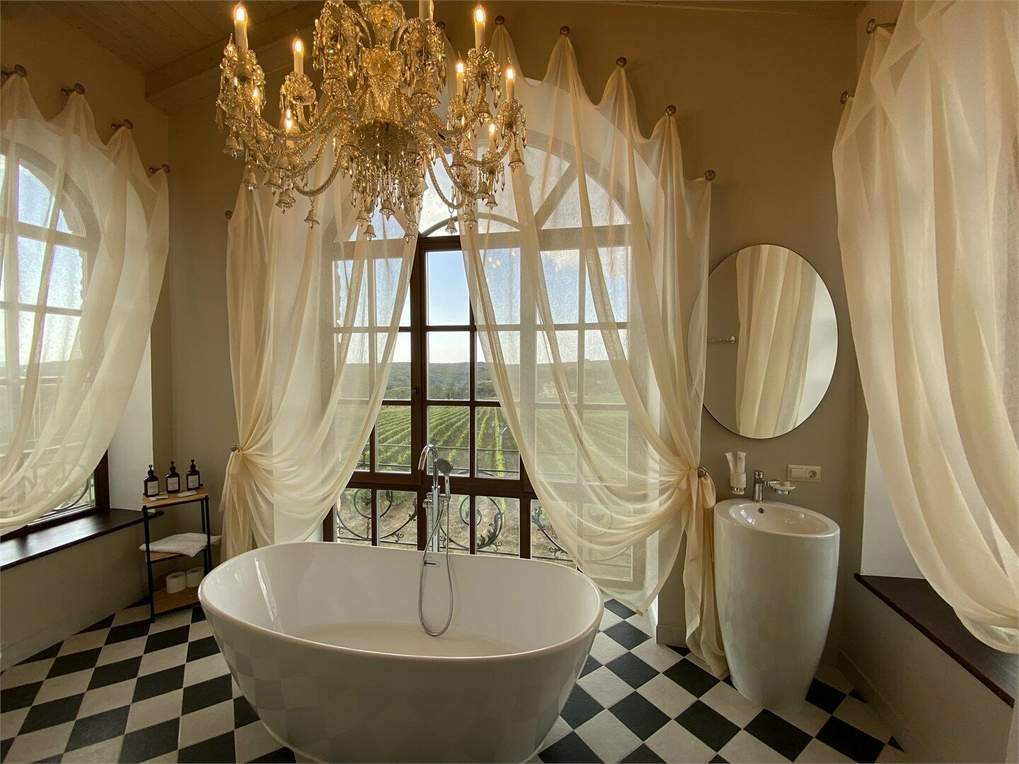 «Лилия» -4-х местный VIP номер