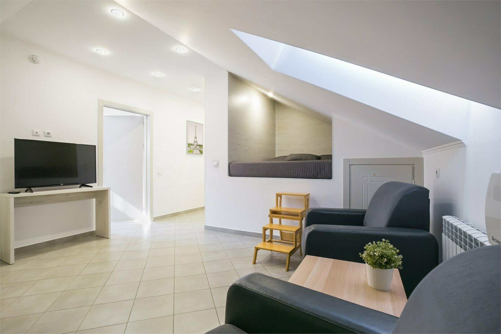 Апартаменты + кухня мансарда 4-х местный