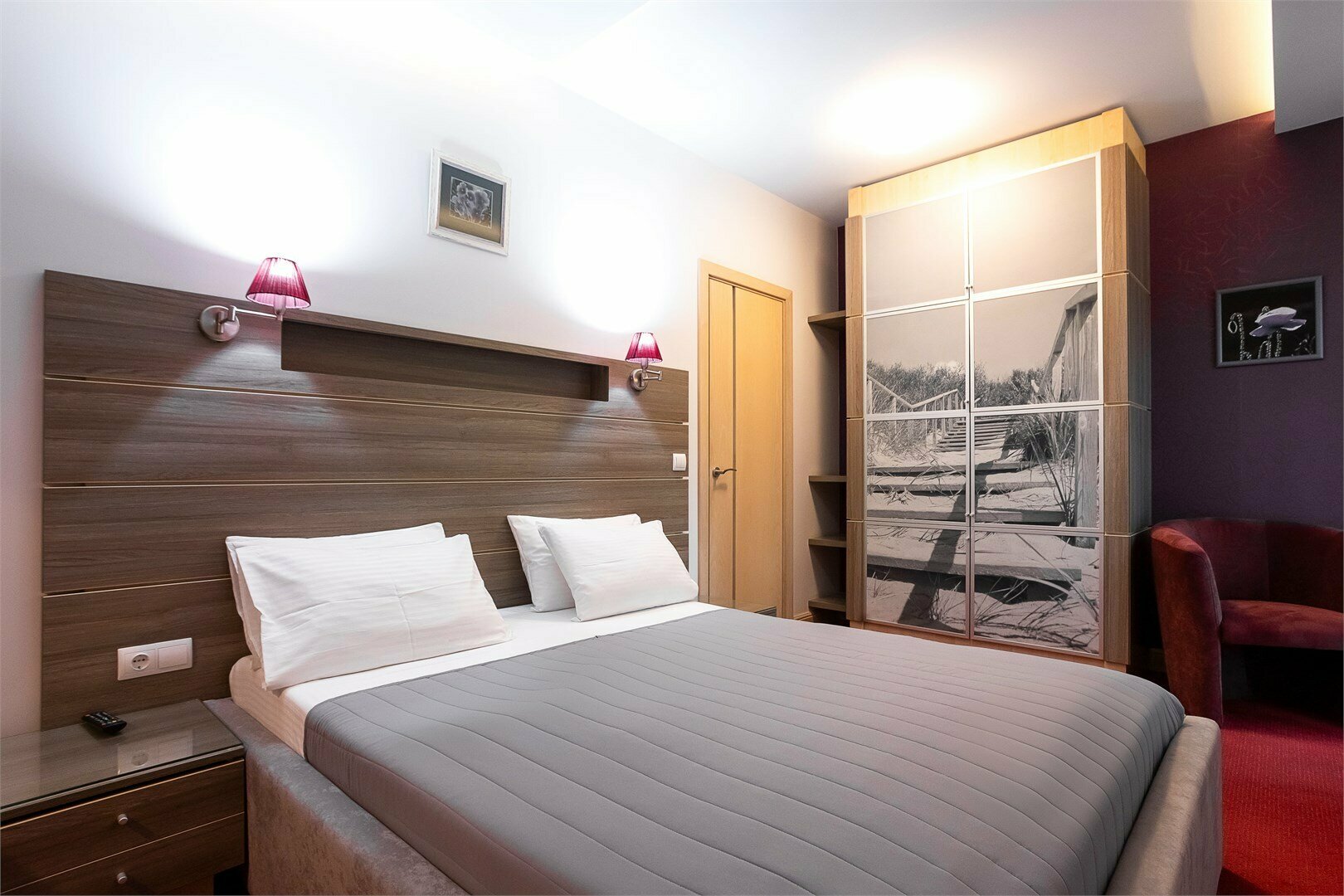 Люкс с двумя комнатами и балконом