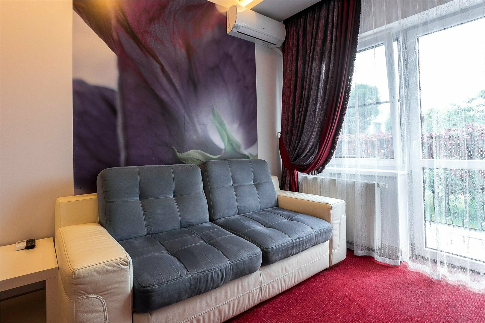 Люкс с двумя комнатами и балконом