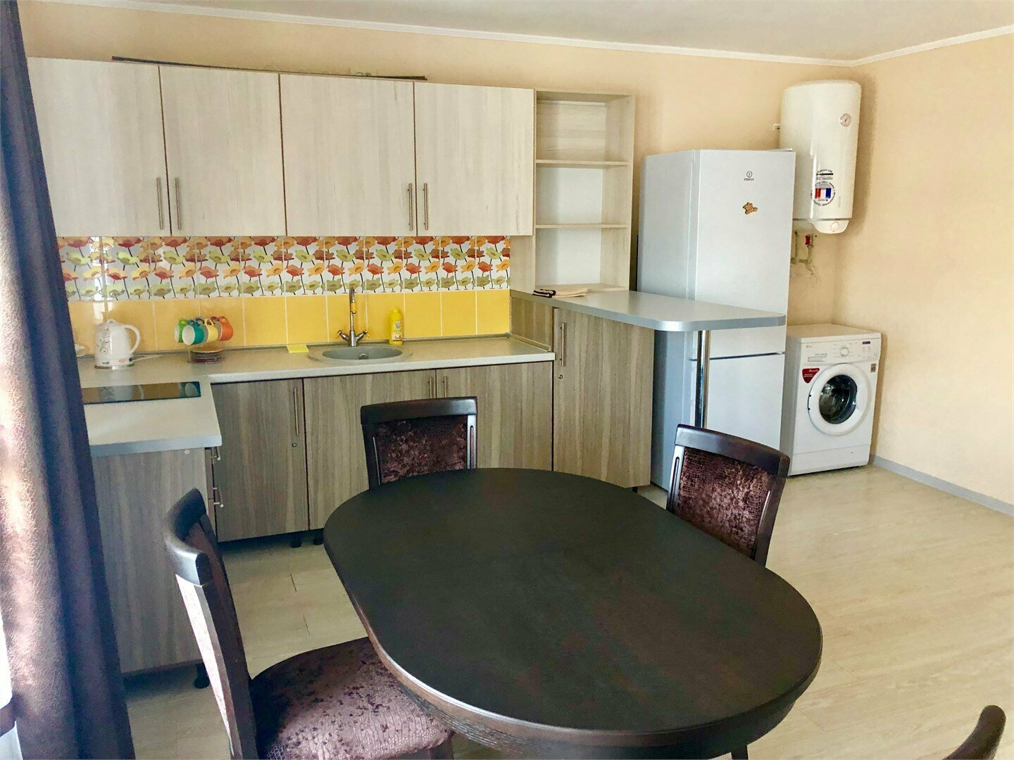 Двухкомнатный "Красный" 2 эт