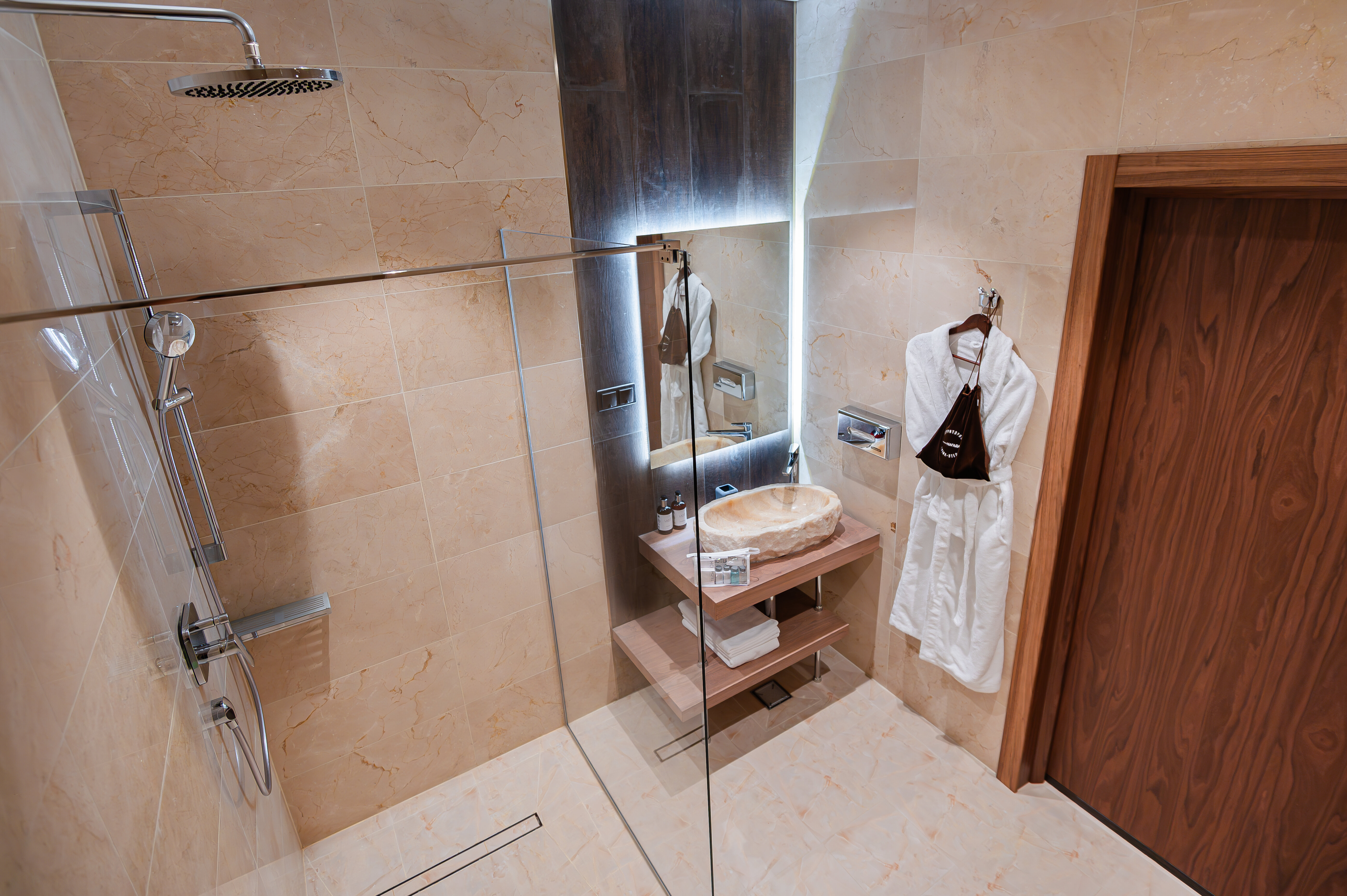 Улучшенный номер с кроватью размера «king-size» или 2 отдельными кроватями