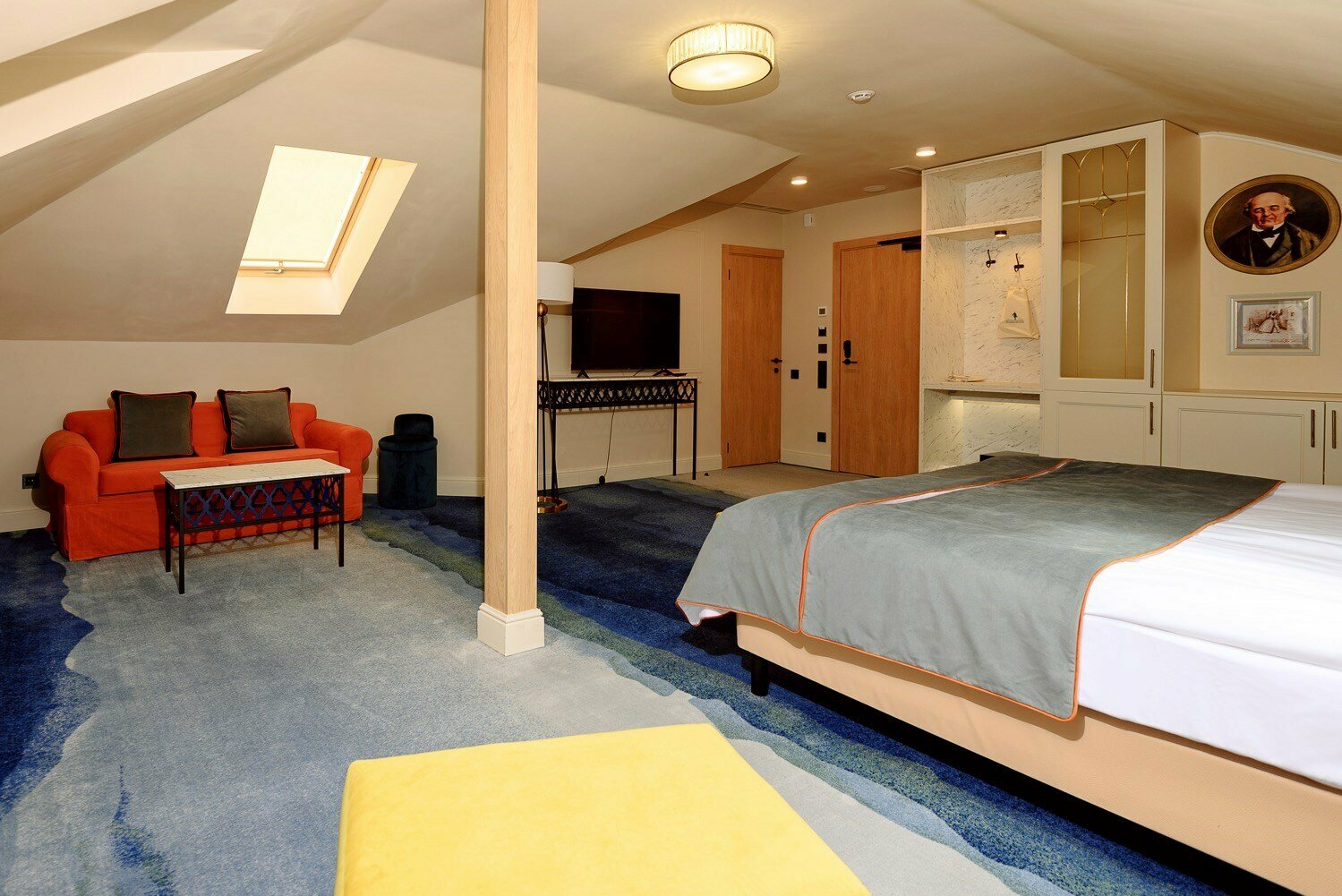 Люкс мансардный "Гоголь"