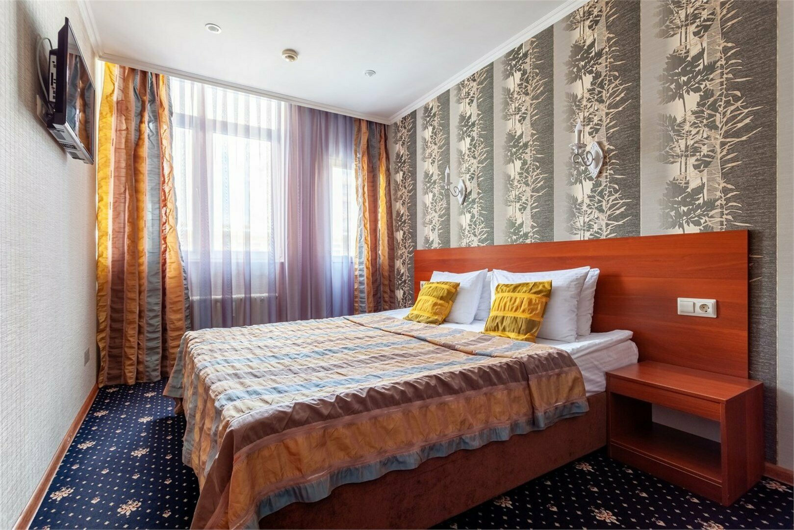 Люкс с балконом