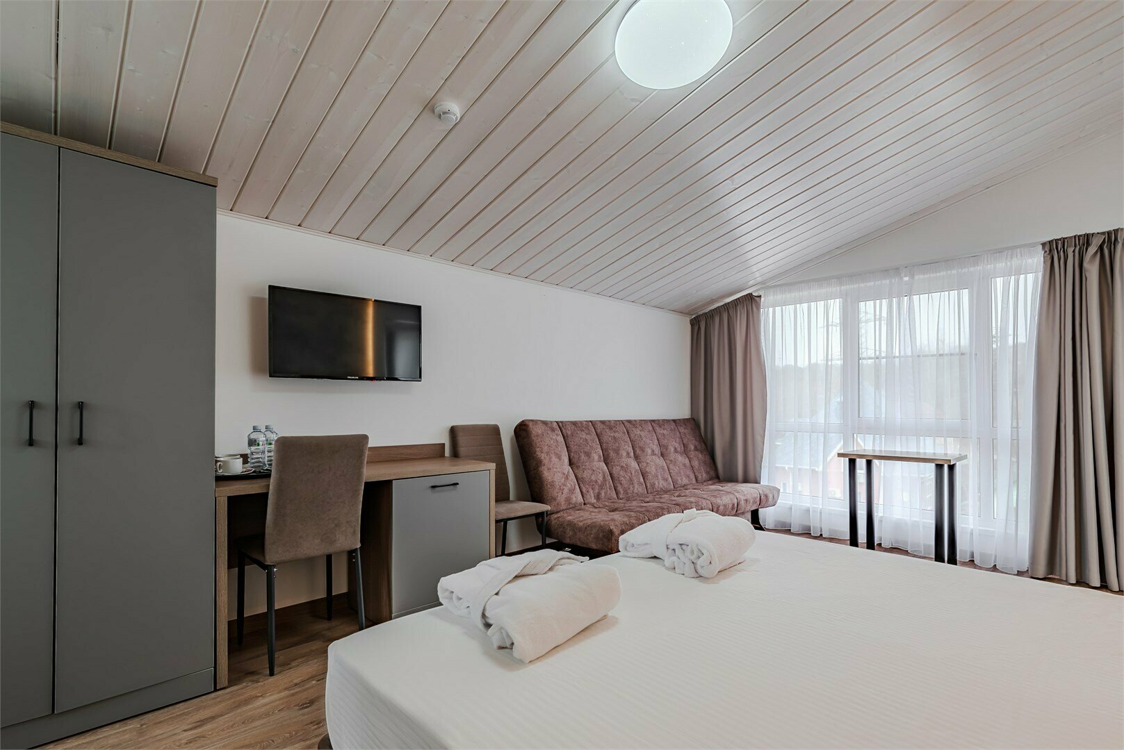 Студия с балконом