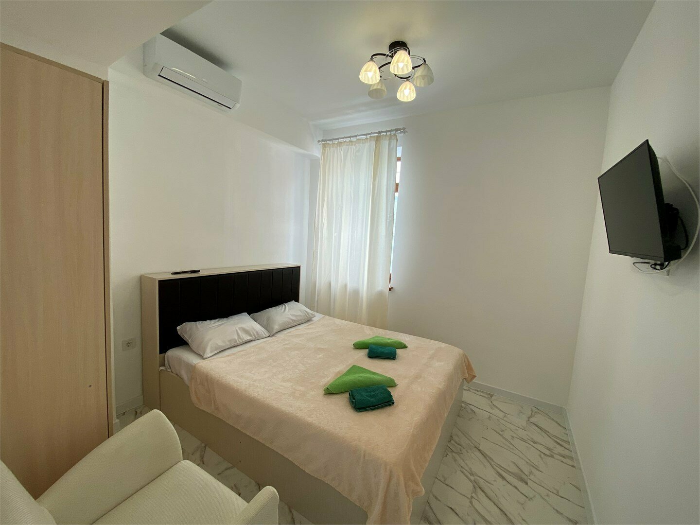 Трехкомнатные апартаменты  с джакузи на террасе №  44-Б