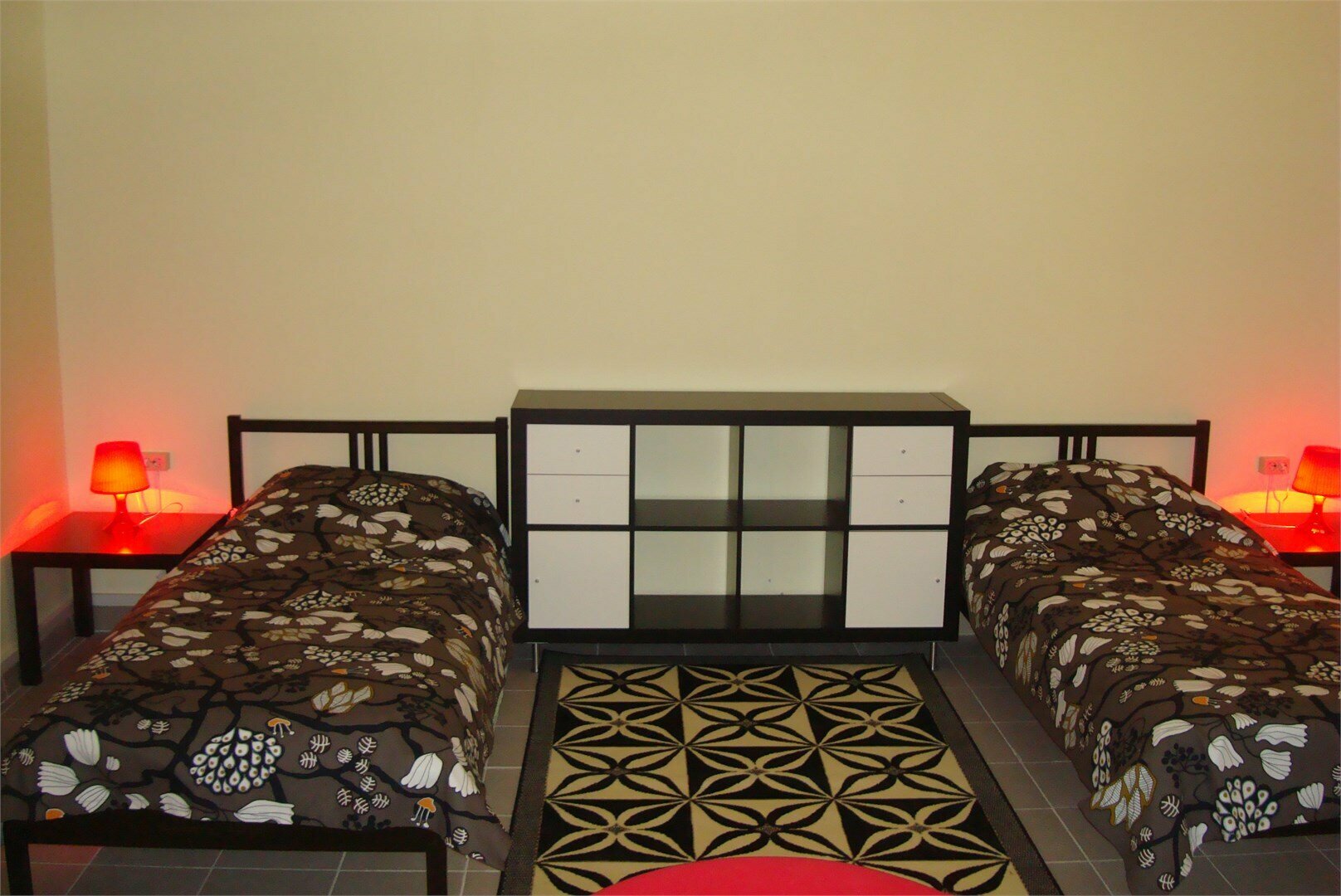 Трехместный номер с основными удобствами