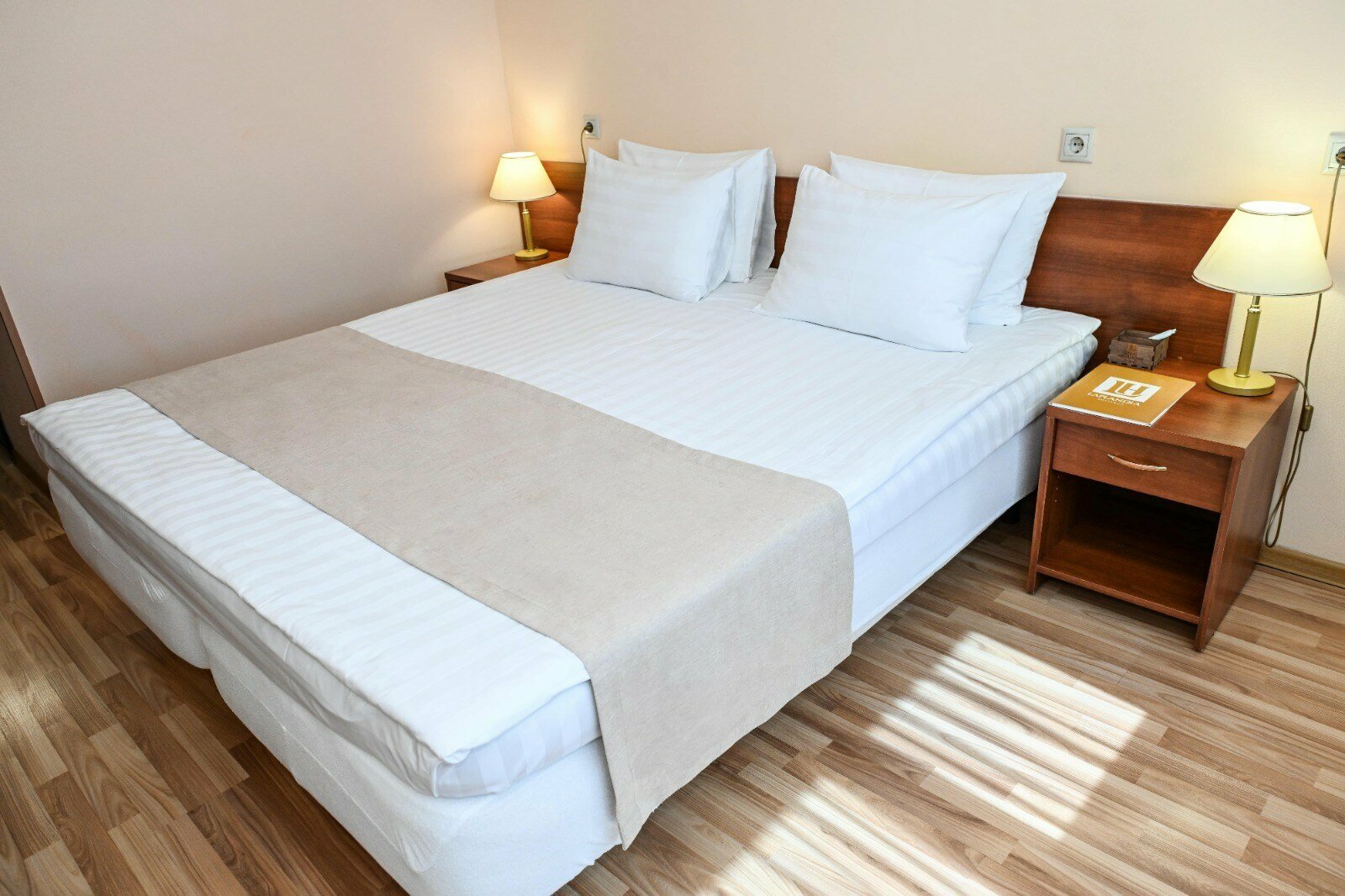 Стандартный номер с кроватью размера «king-size»