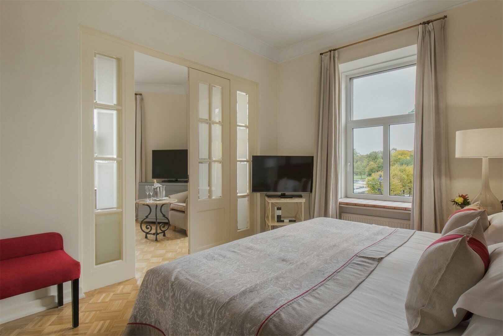 Люкс с видом на собор