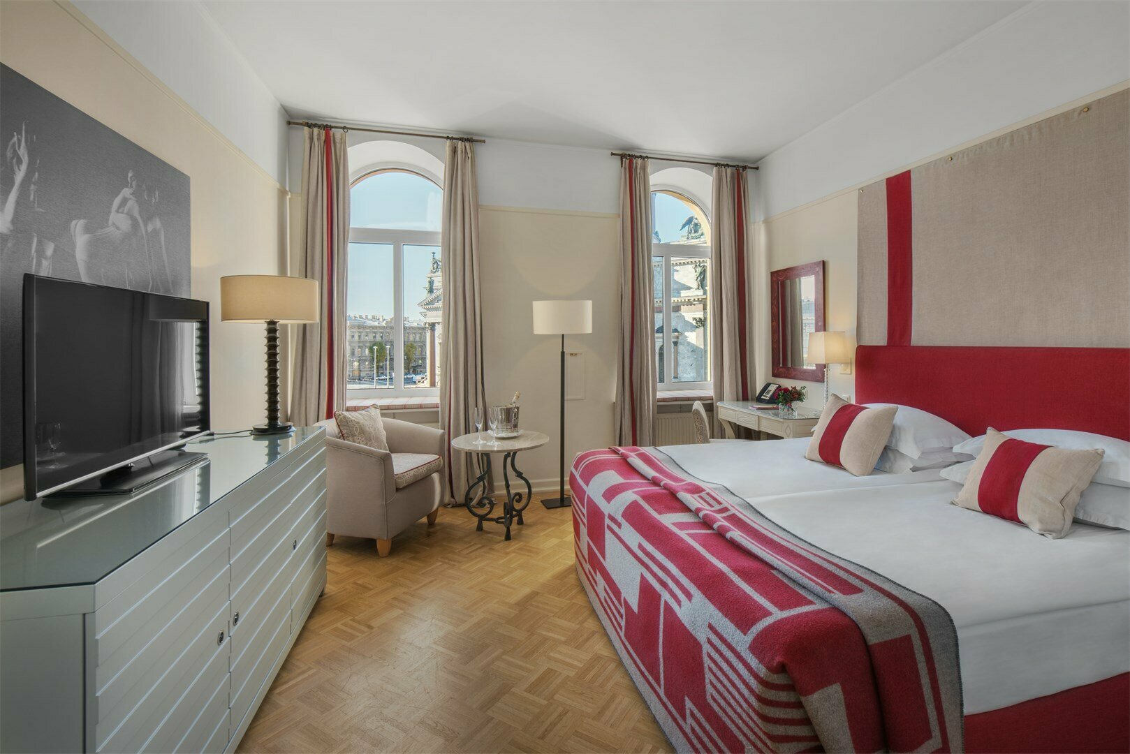 Улучшенный номер с видом на собор