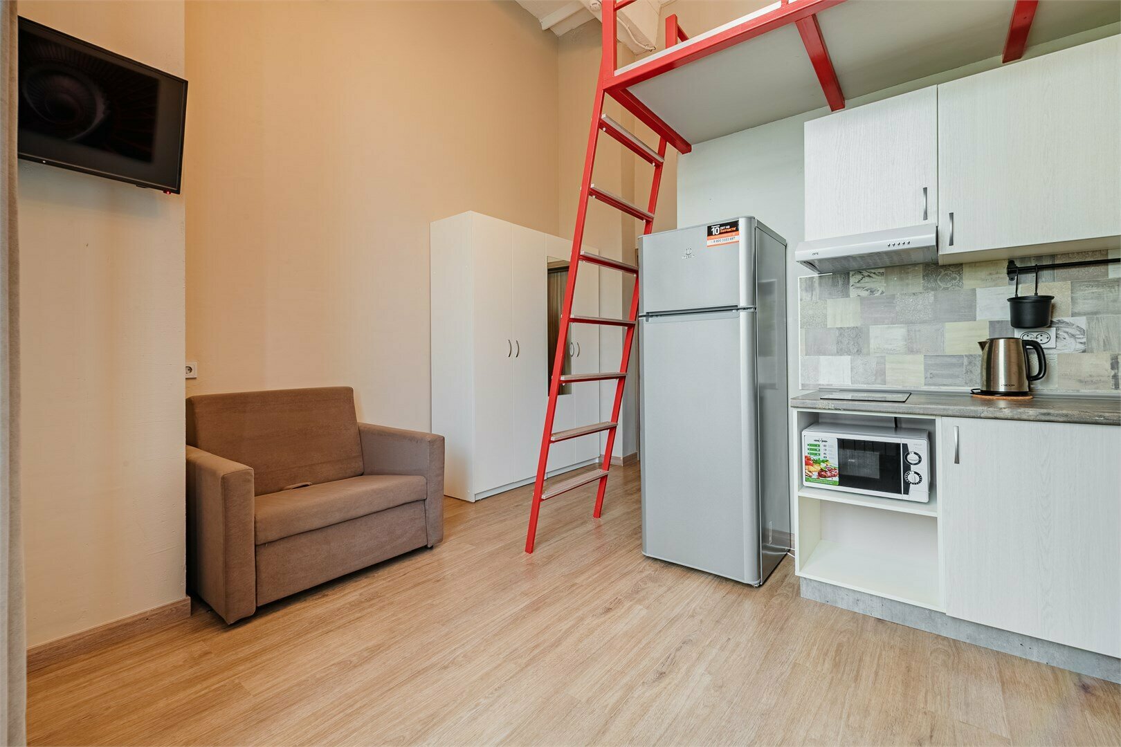 Трехместный номер с антресолью