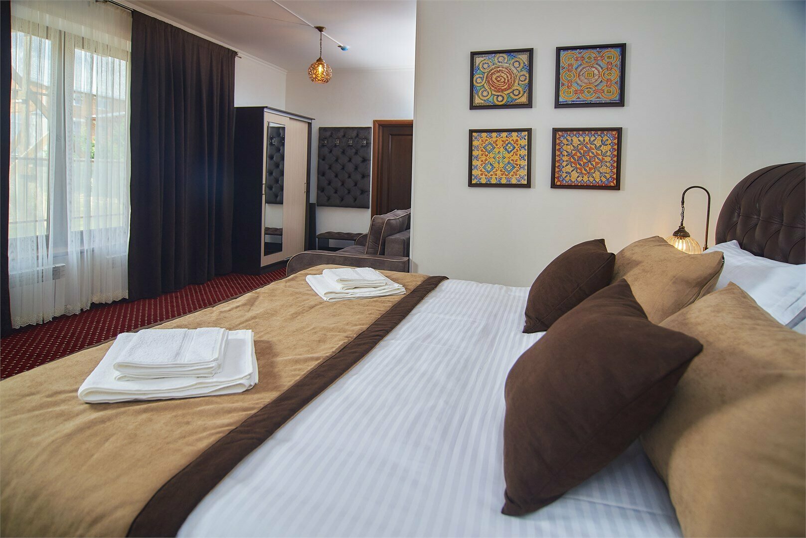 Джуниор Сюит