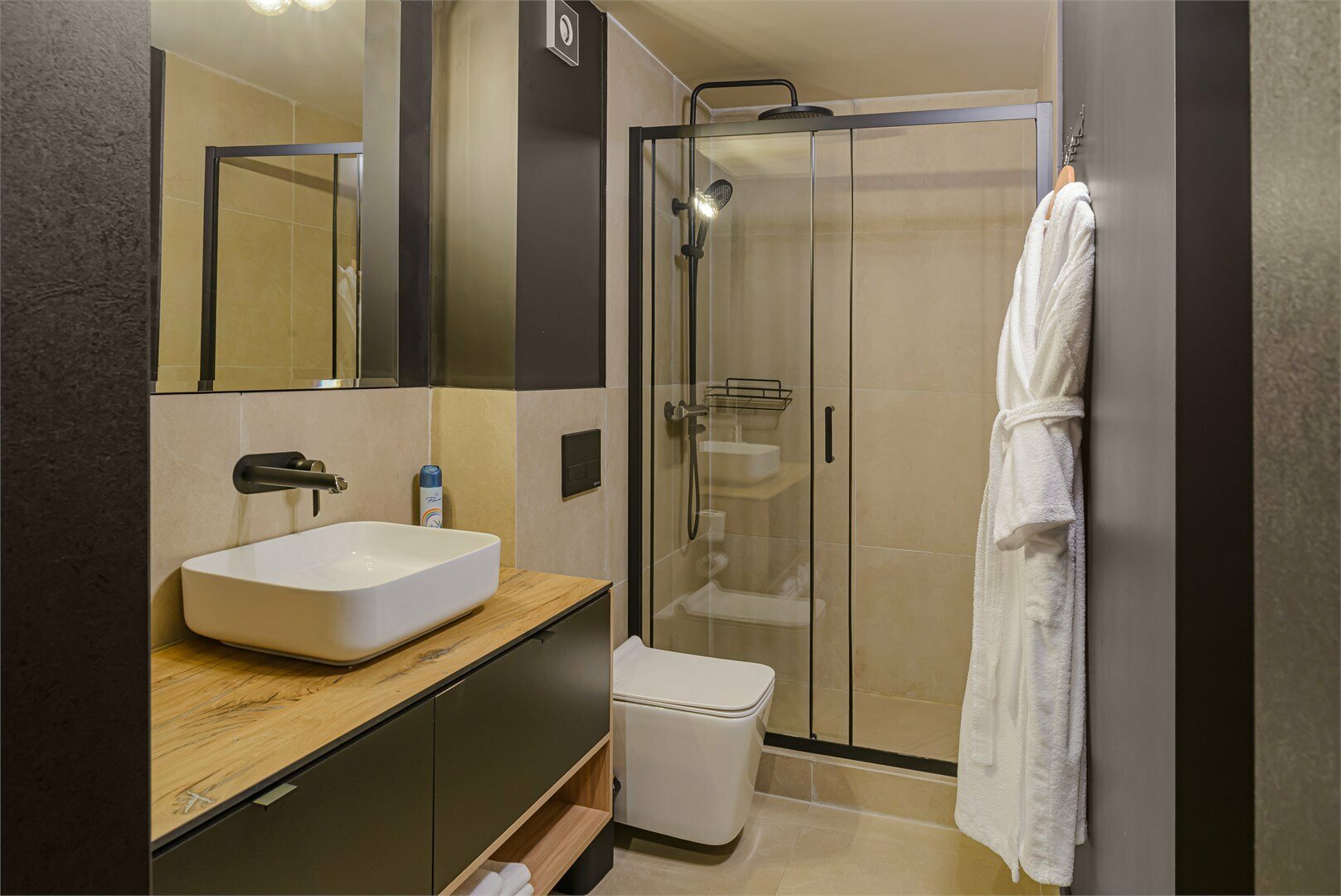 Studio с кухней и балконом