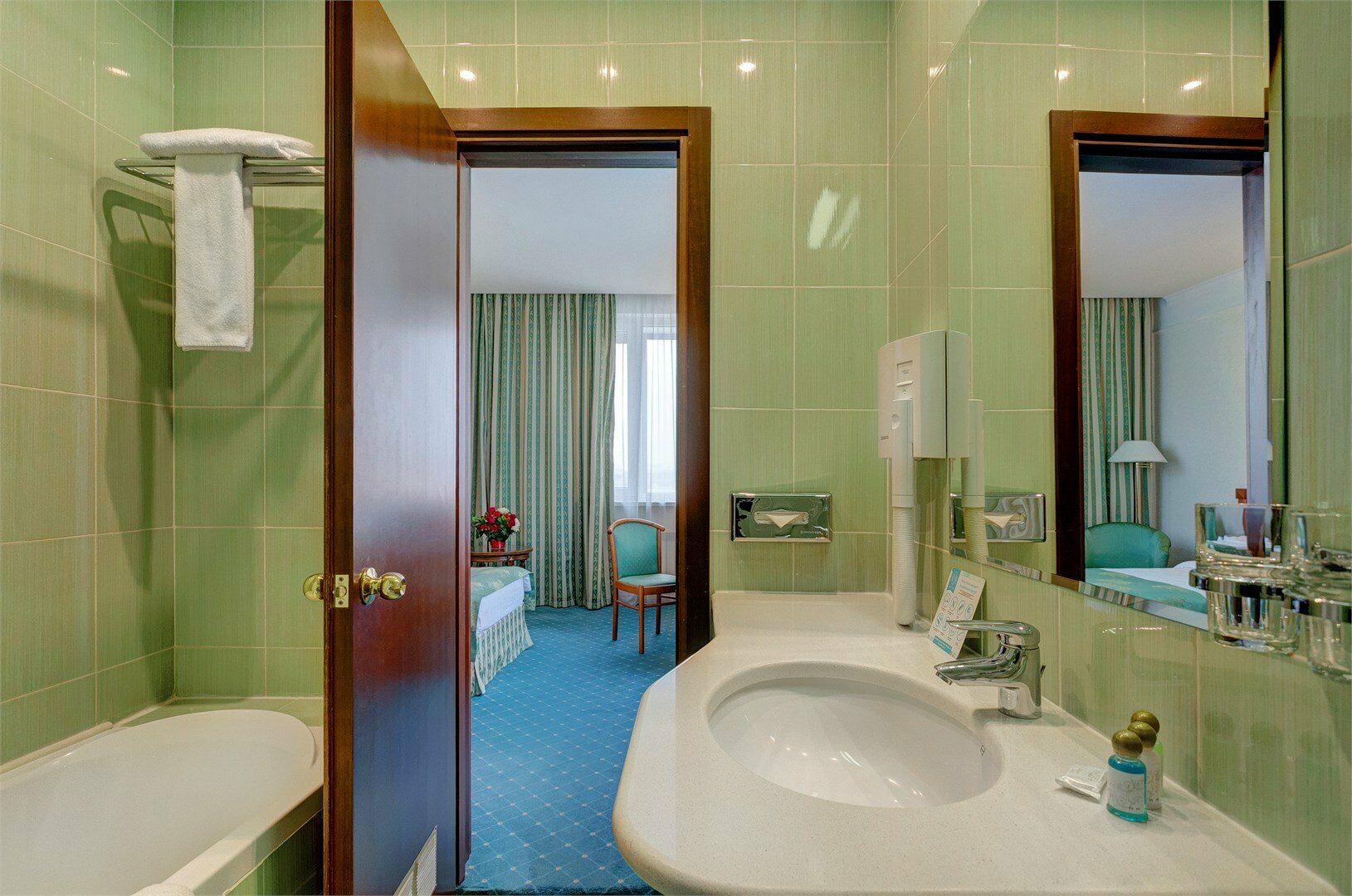 Стандарт с одной большой кроватью