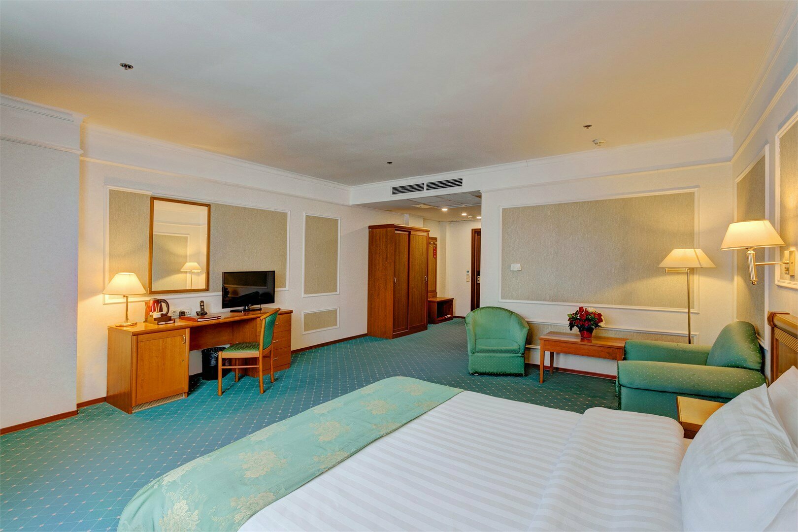 Стандарт с одной большой кроватью