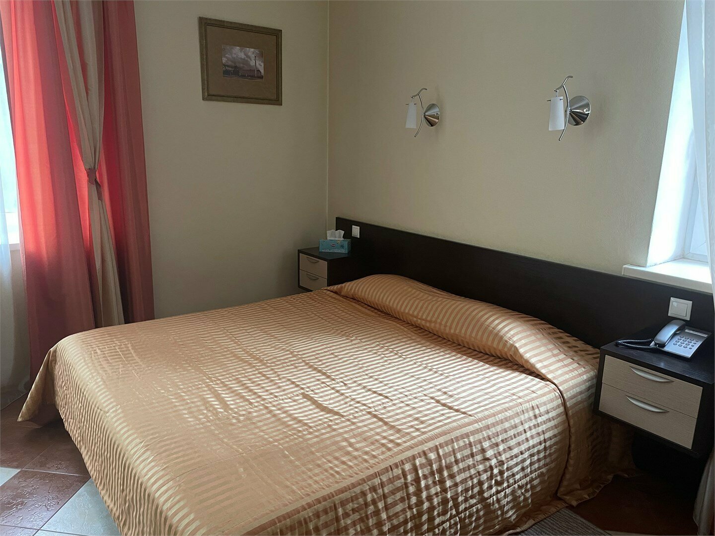 Номер-студия с кроватью размера "king-size" и диван-кроватью