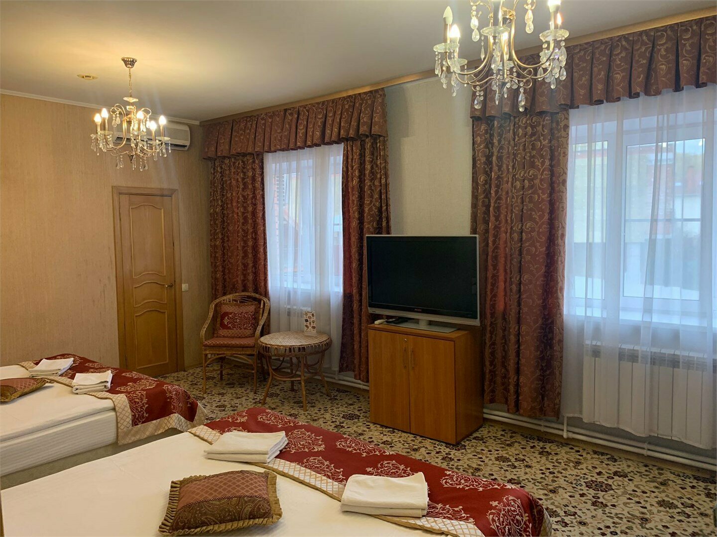 Четырехместный номер с ванной комнатой