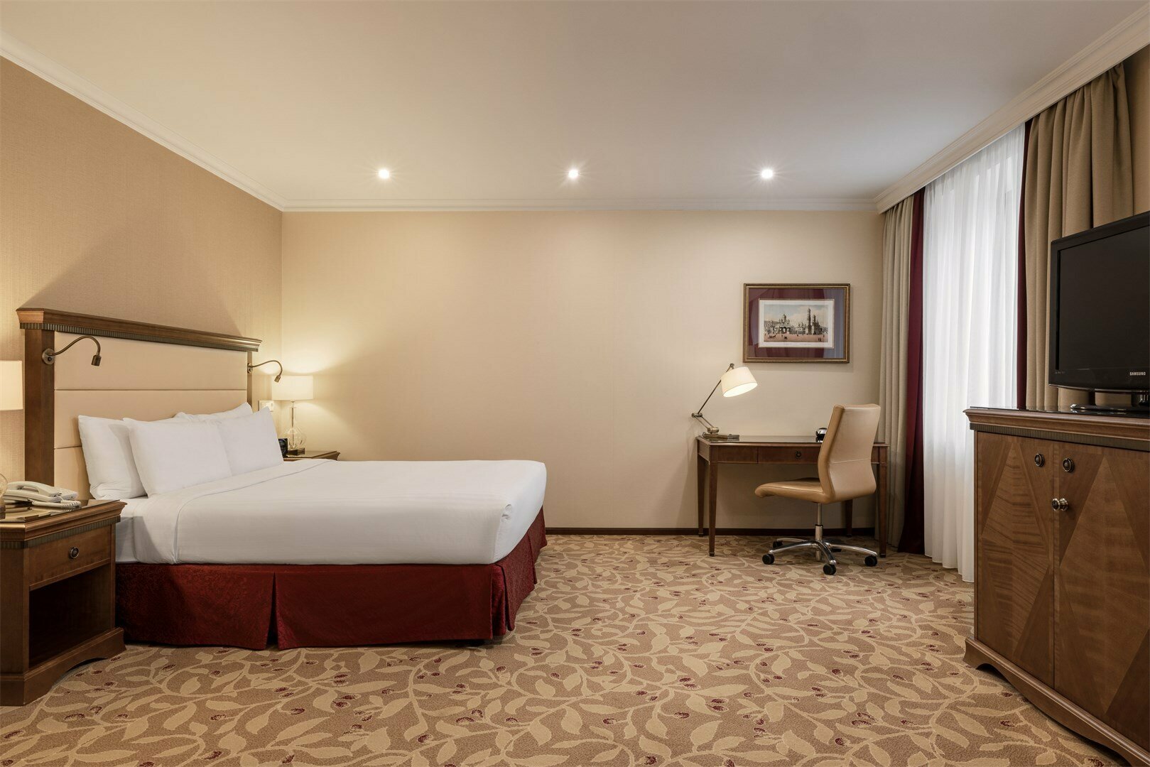 Улучшенный номер, с одной большой кроватью