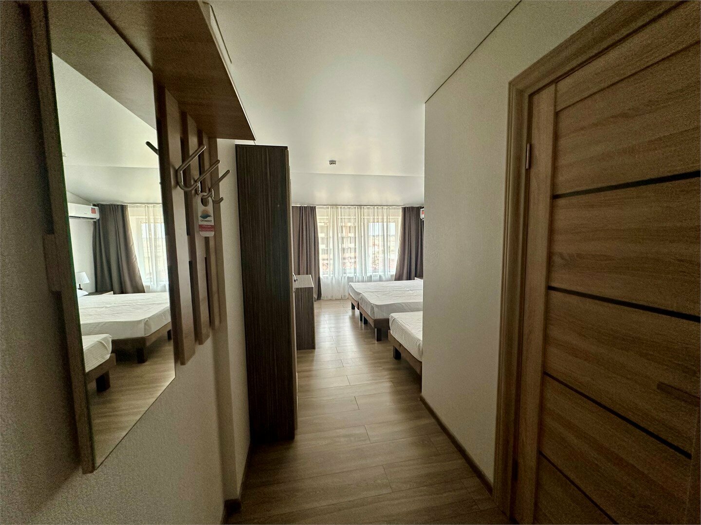 Стандартный номер на двоих-троих гостей с видом во двор без балкона (корпус Б)