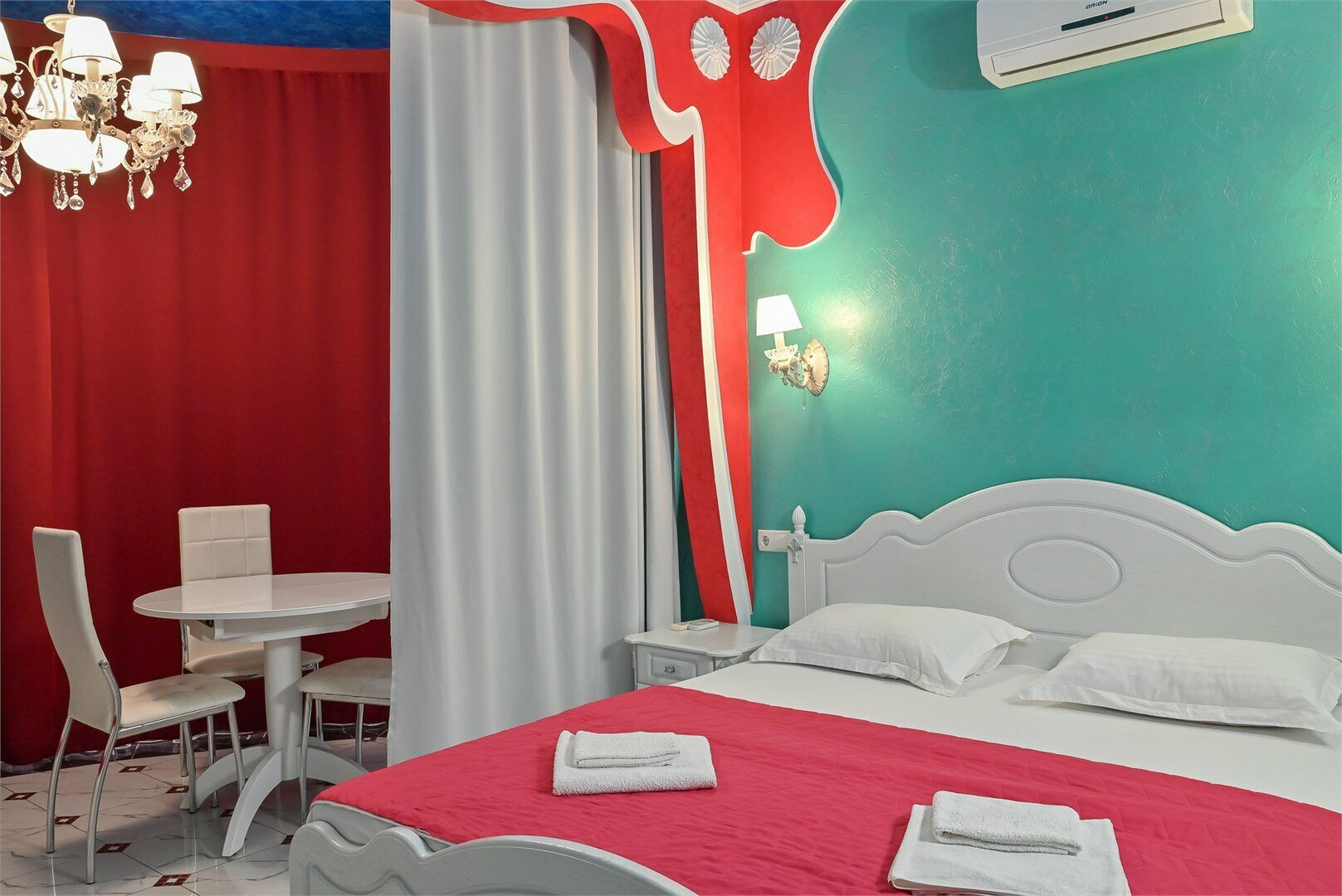 Алые паруса - Трехместная студия с видом на море и большим балконом