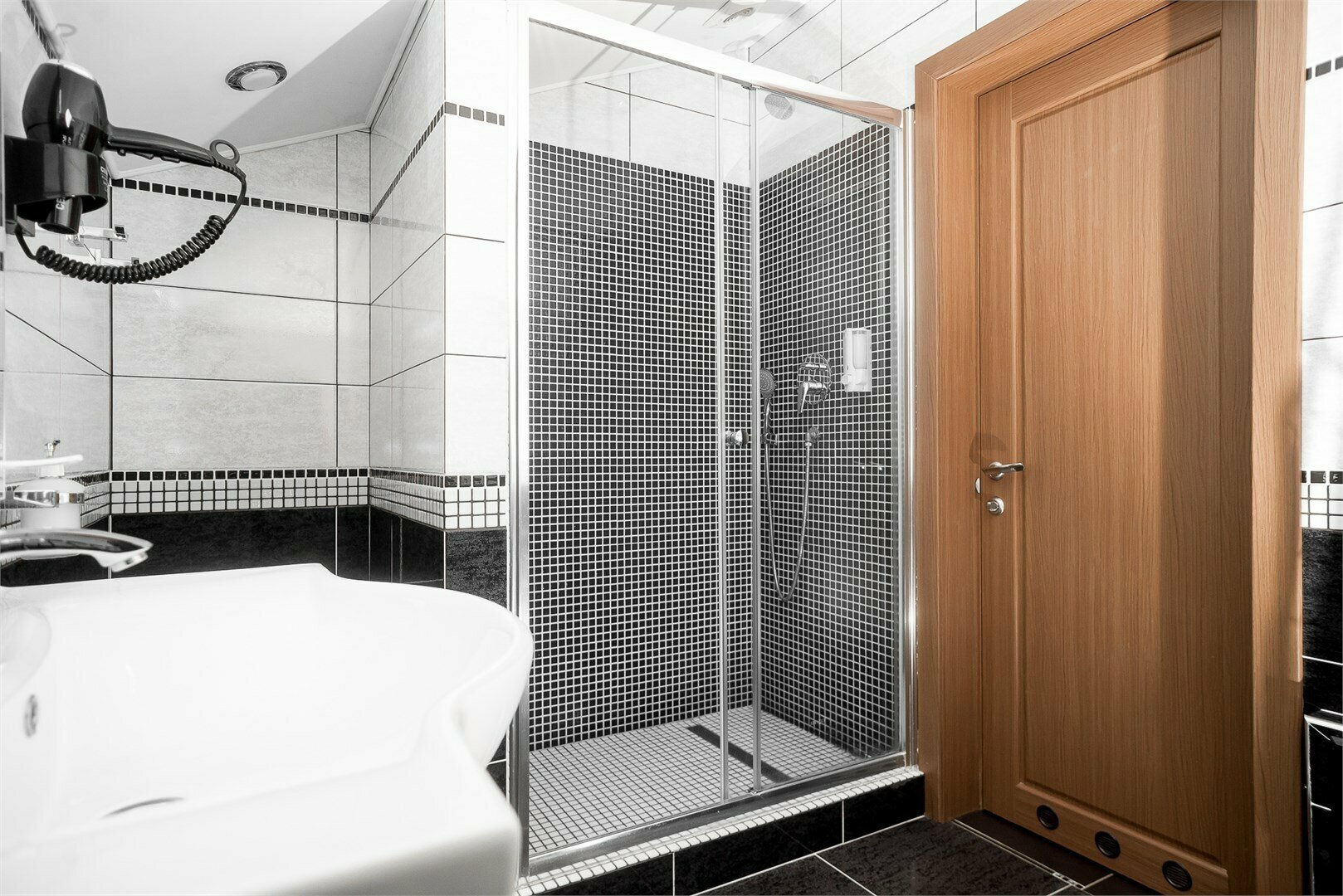 Метелица-  Четырехместная студия с двумя балконами и видом на море