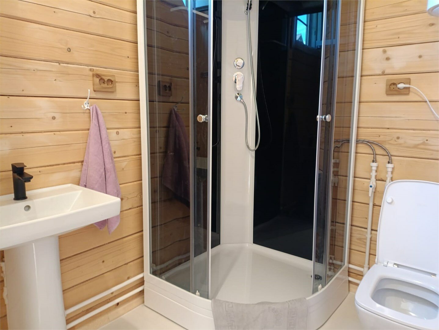 Четырёхместный дом с видом на р. Катунь