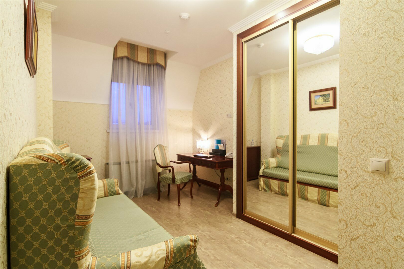 Улучшенный двухместный номер с 1 кроватью