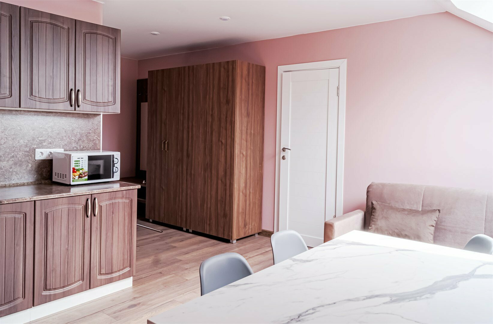 Сьют семейный 4-х местный 2х комнатный (корпус 6)