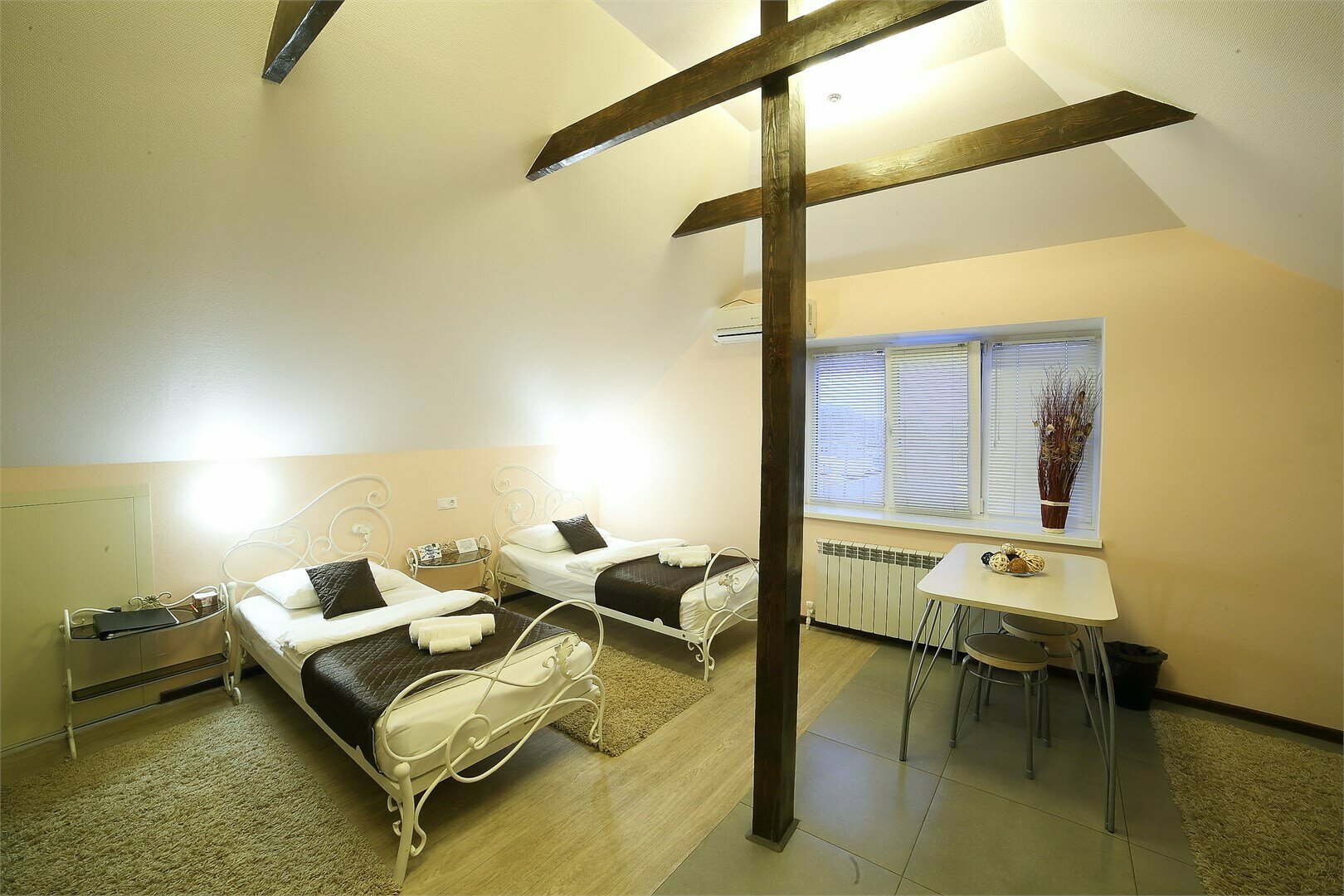 стандартный двухместный номер с двумя раздельными кроватями