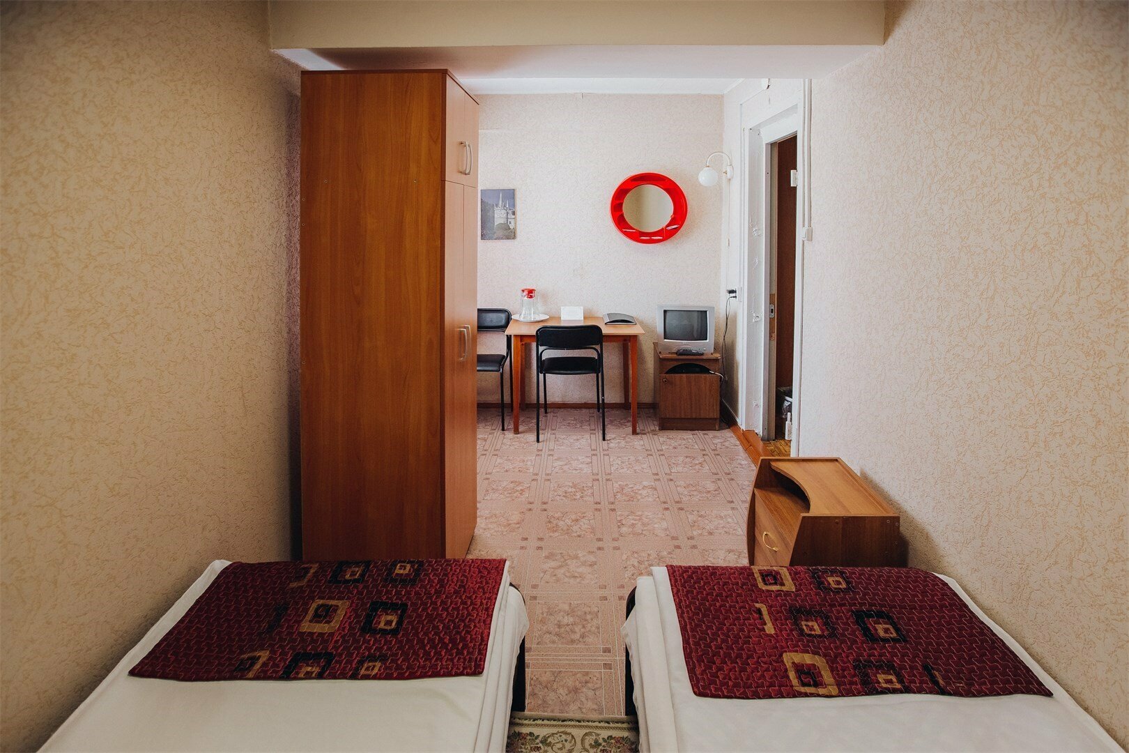 Двухместный номер эконом-класса с 2 отдельными кроватями