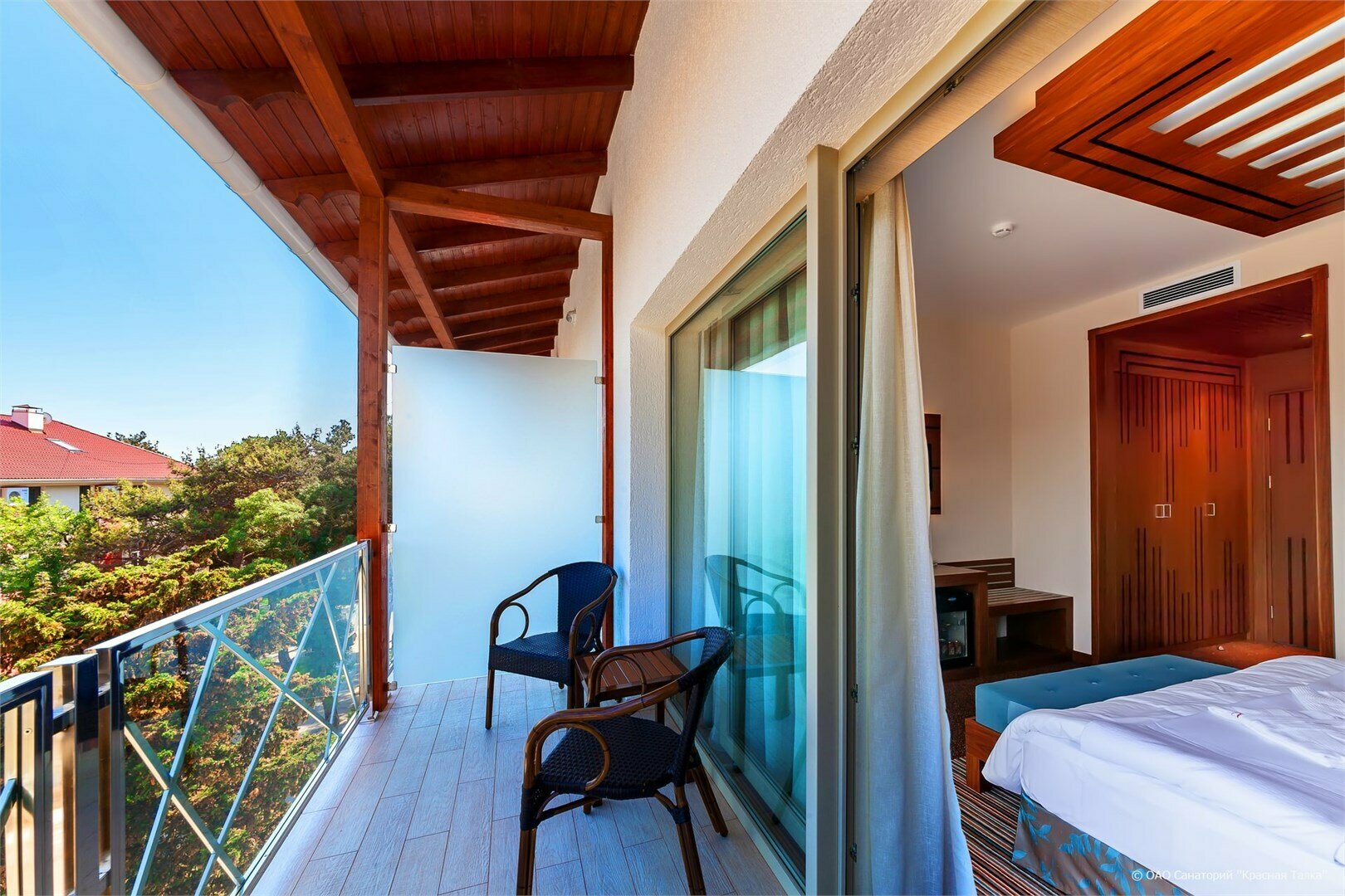 Улучшенный номер с кроватью размера «king-size»