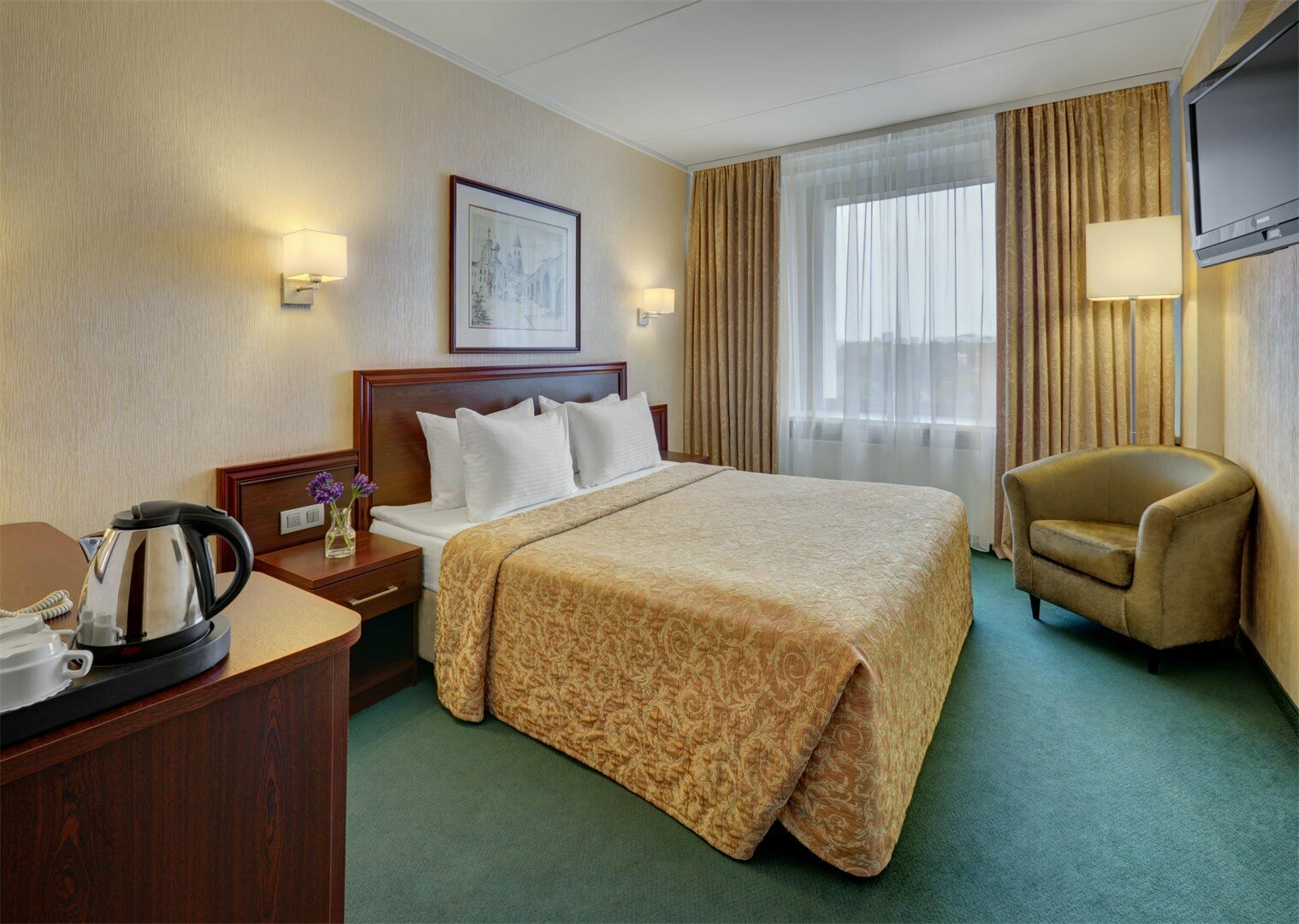 Стандартный номер (с одной двуспальной кроватью)