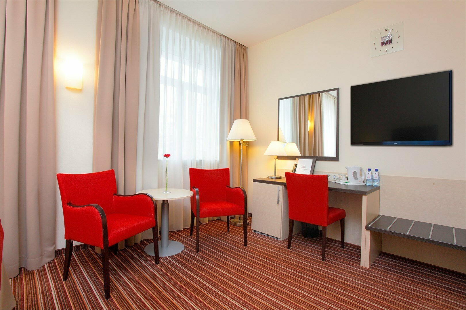 Бизнес (Business)