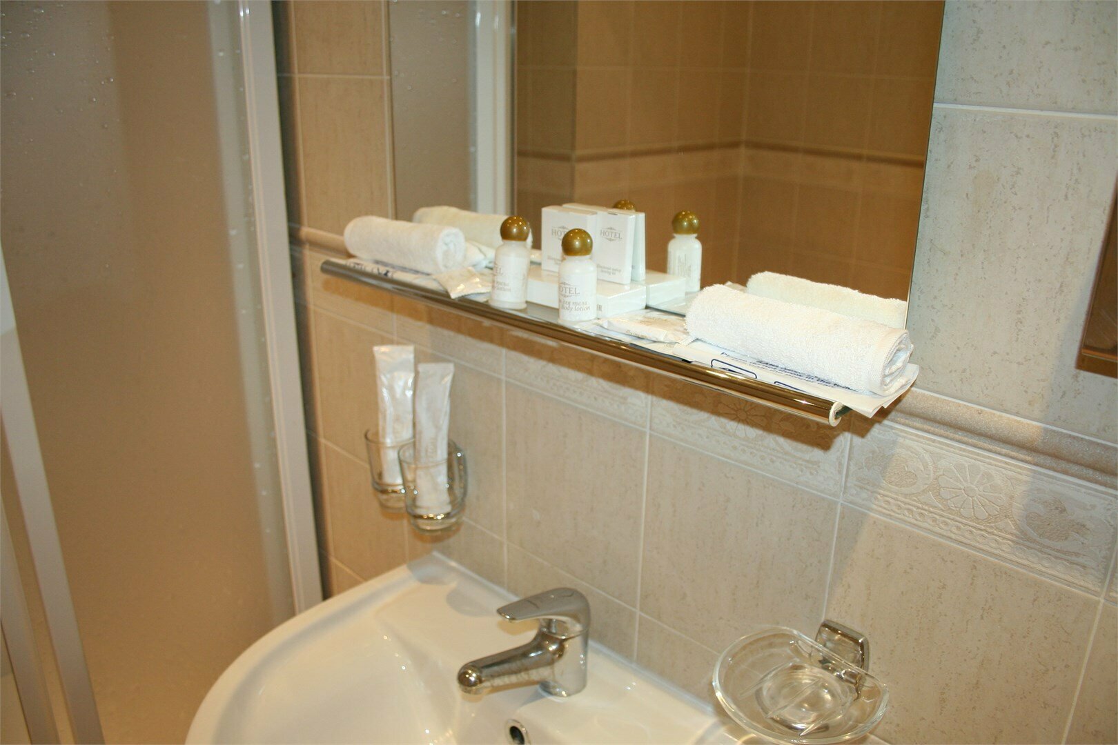 Трехместный номер «Комфорт» с душем