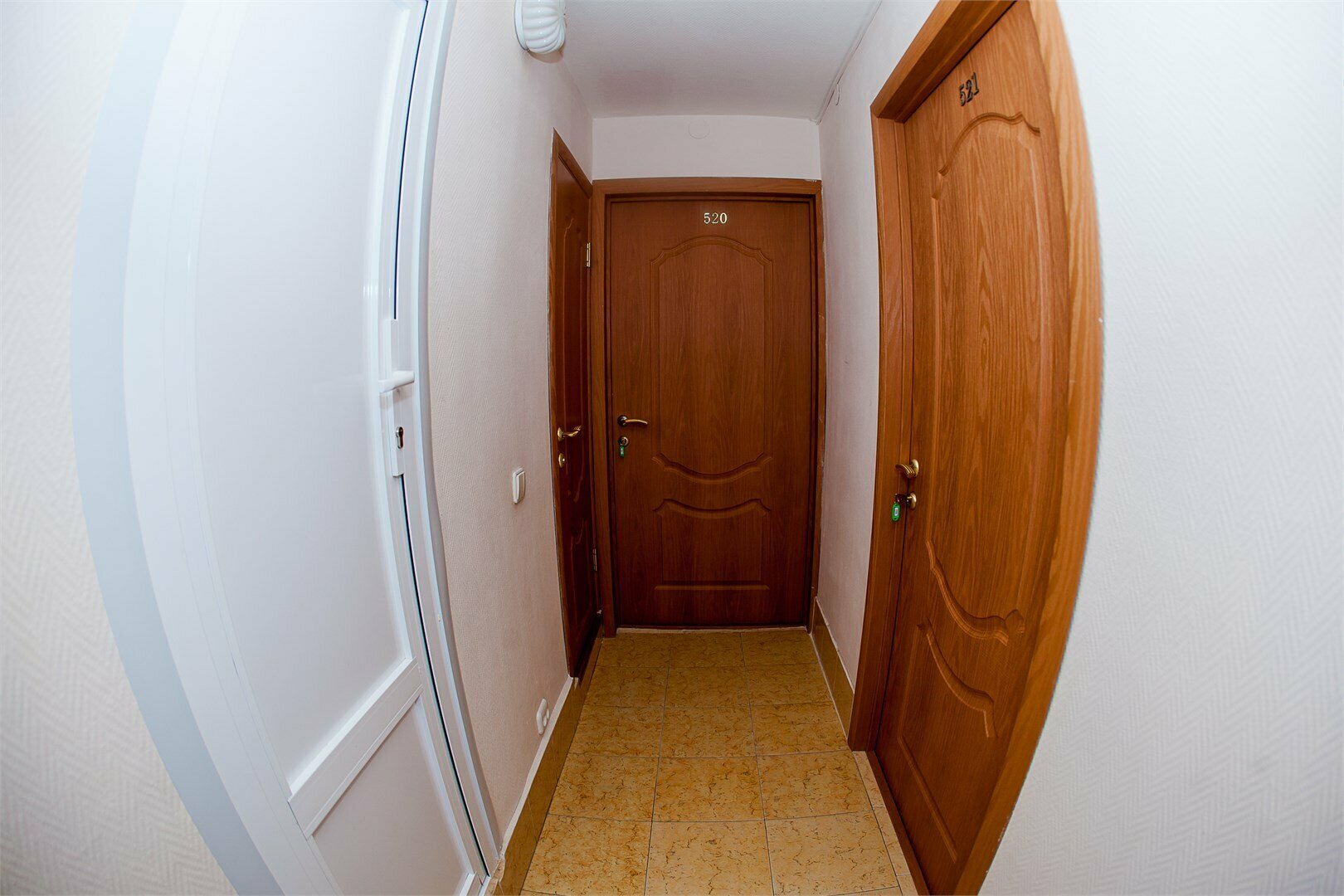 Одноместный номер с общим душем и туалетом