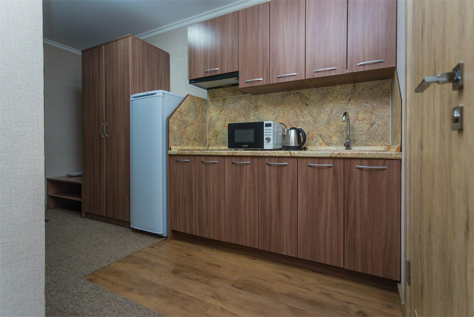 Апартаменты выгодные 30 кв.м., цокольный этаж