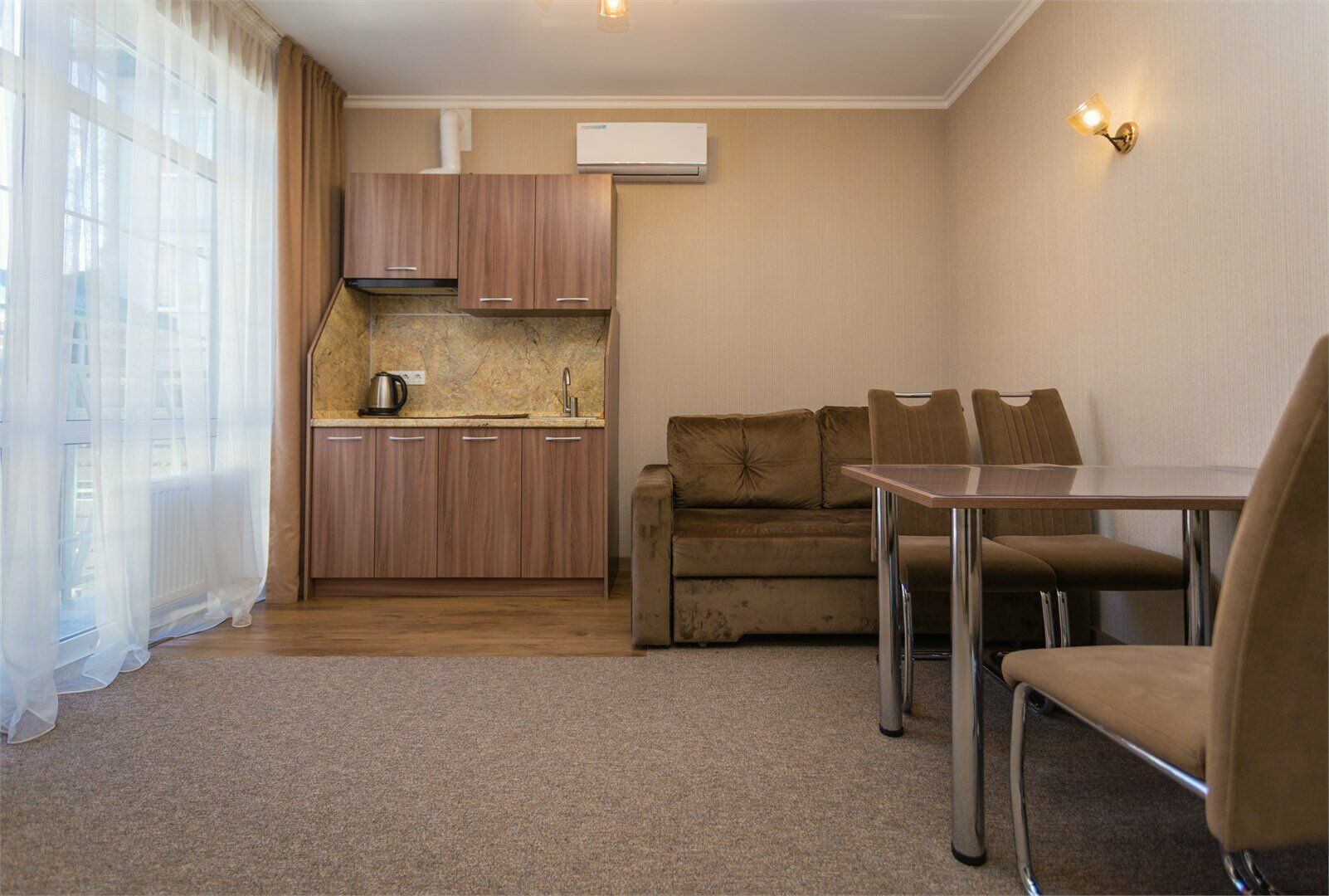 Апартаменты с балконом