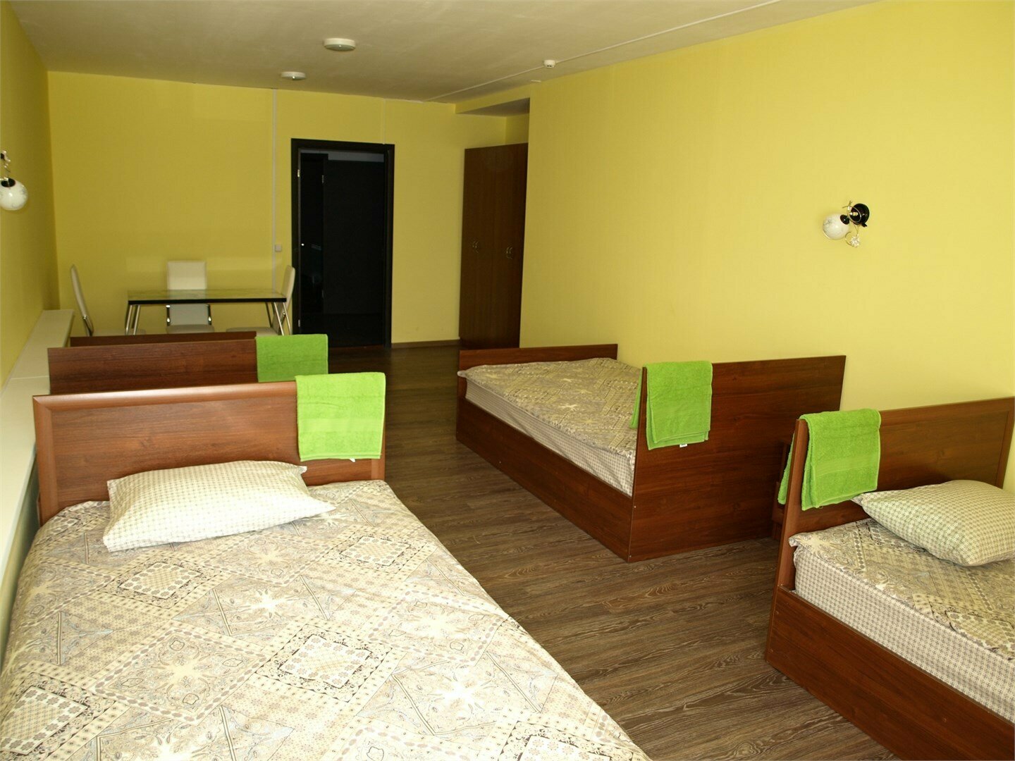 Кровать в четырехместном номере