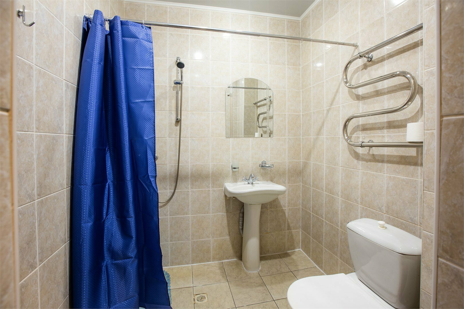 Двухместный номер эконом-класса с 2 отдельными кроватями