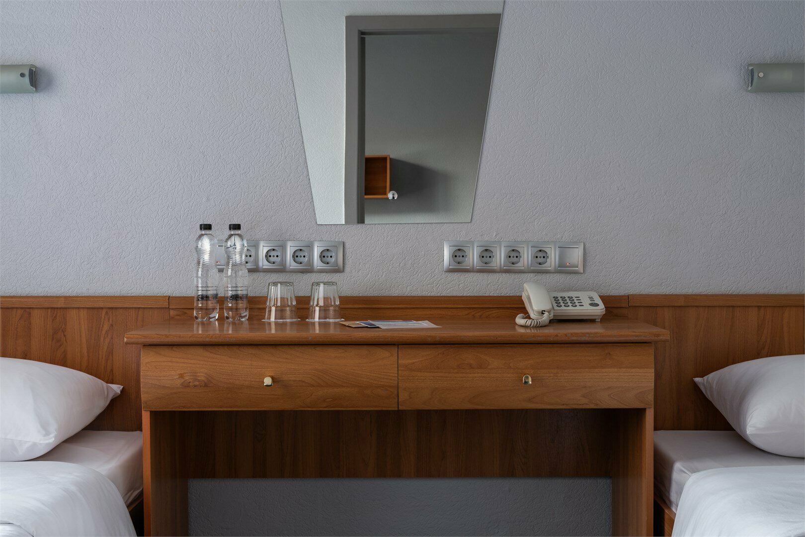 Улучшенный двухместный номер с 2 отдельными кроватями