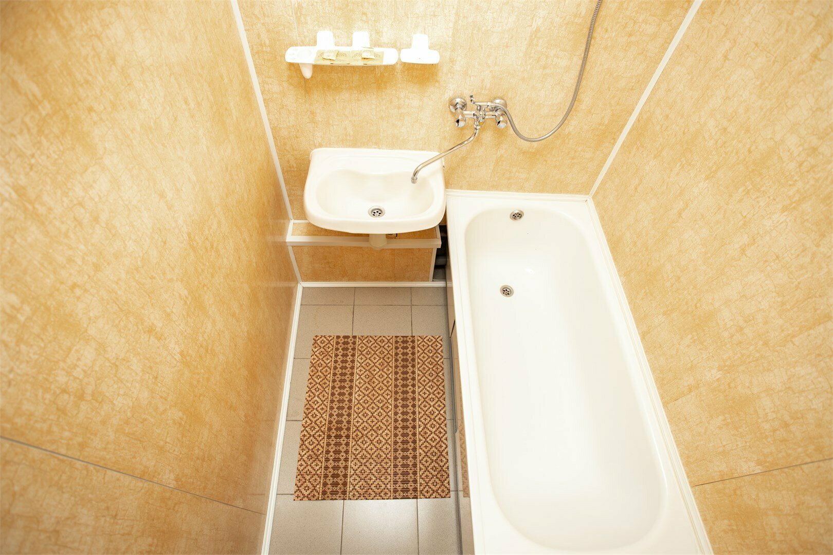 Двухместный номер с 2 отдельными кроватями и ванной